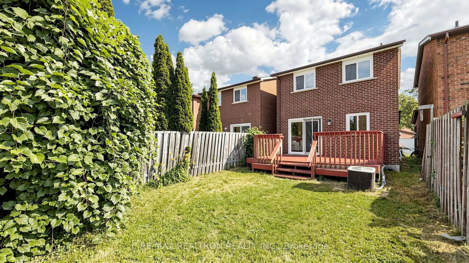 Photo 36 of 64 Dunbar Crescent, Markham, Milliken Mills East — HOMEH