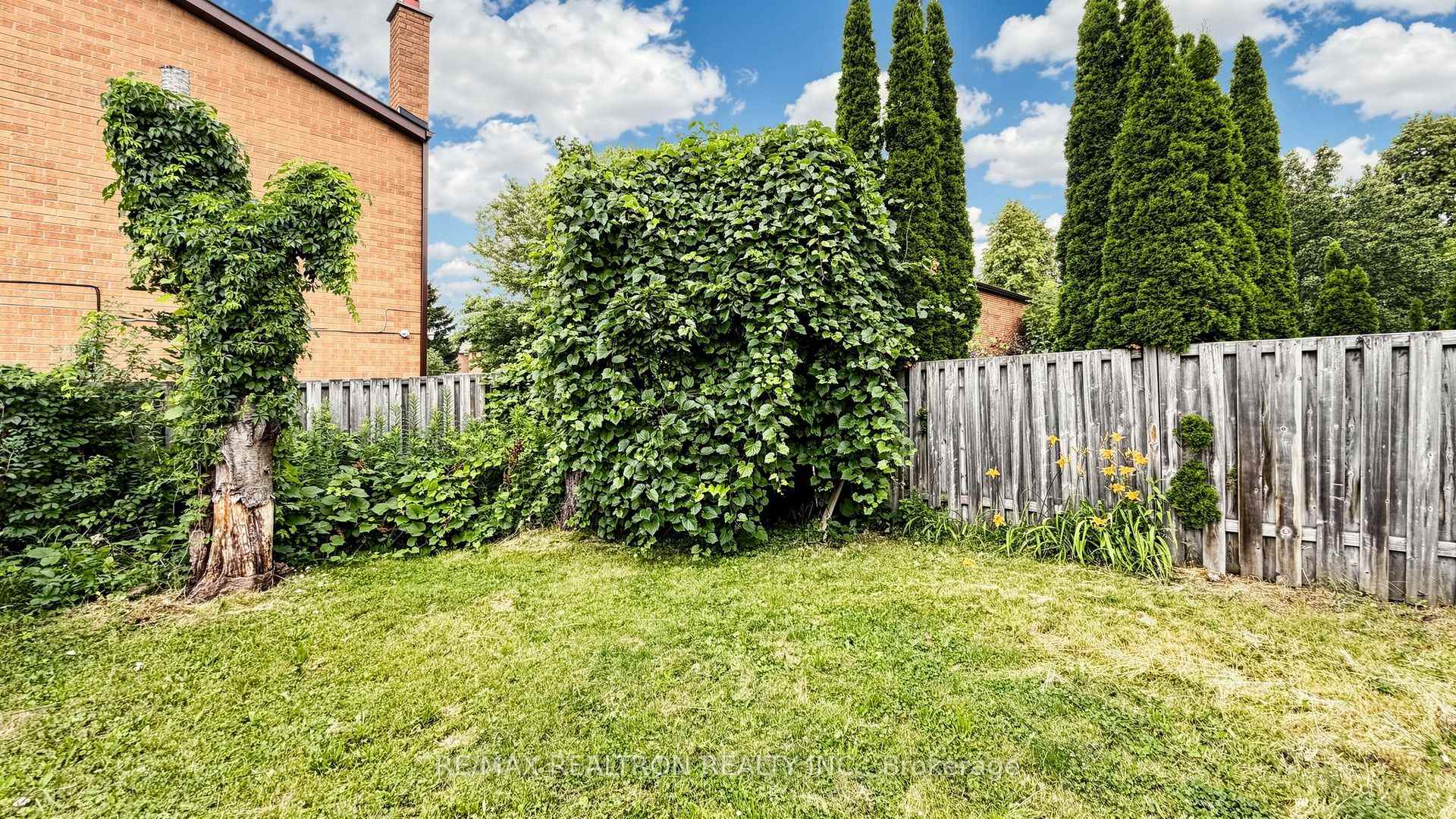 Photo 38 of 64 Dunbar Crescent, Markham, Milliken Mills East — HOMEH