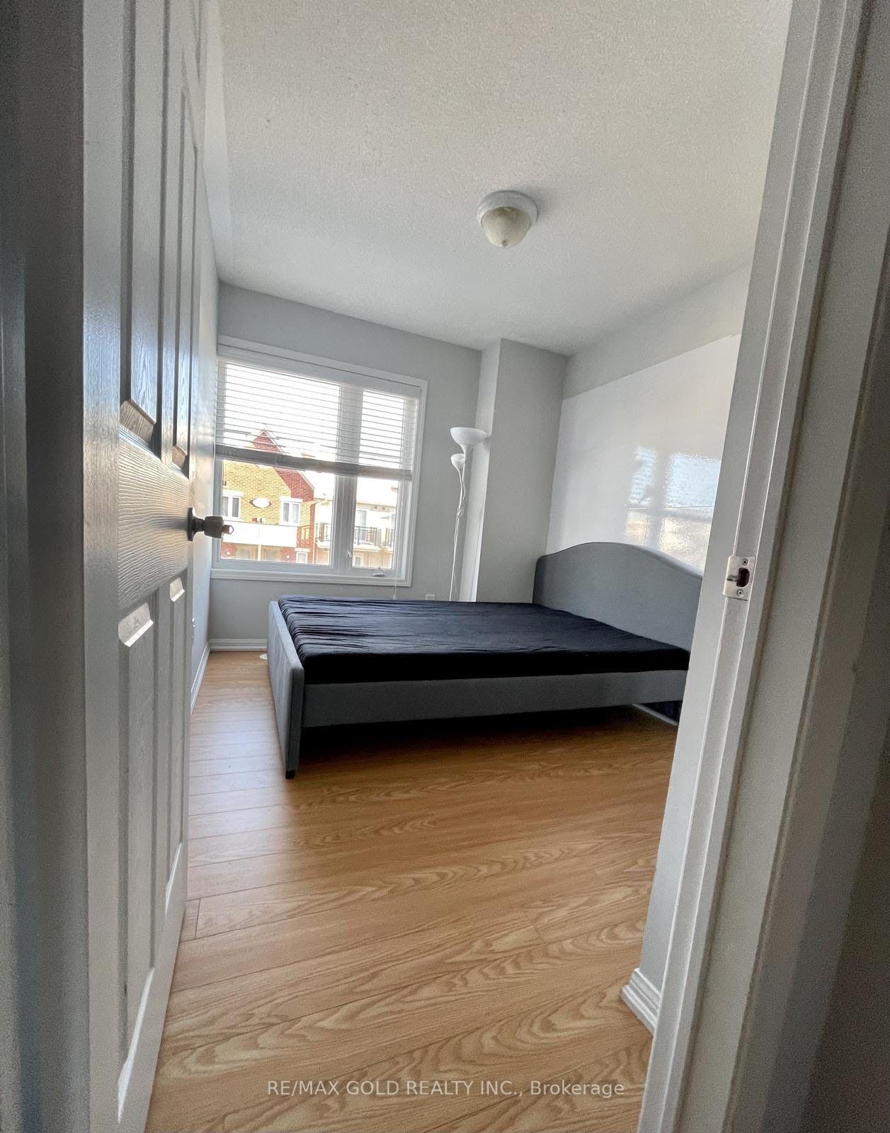 Photo 7 of Unit 215, 250 Sunny Meadow Boulevard, Brampton, Sandringham-Wellington — HOMEH