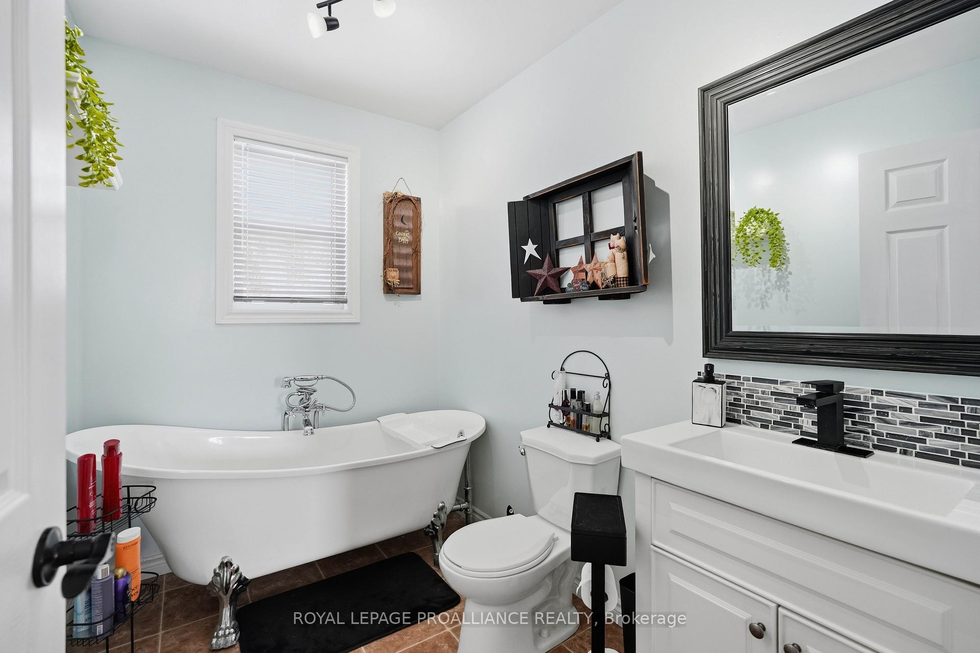 Photo 21 of 4395 Highway 7, Asphodel-Norwood, Norwood — HOMEH