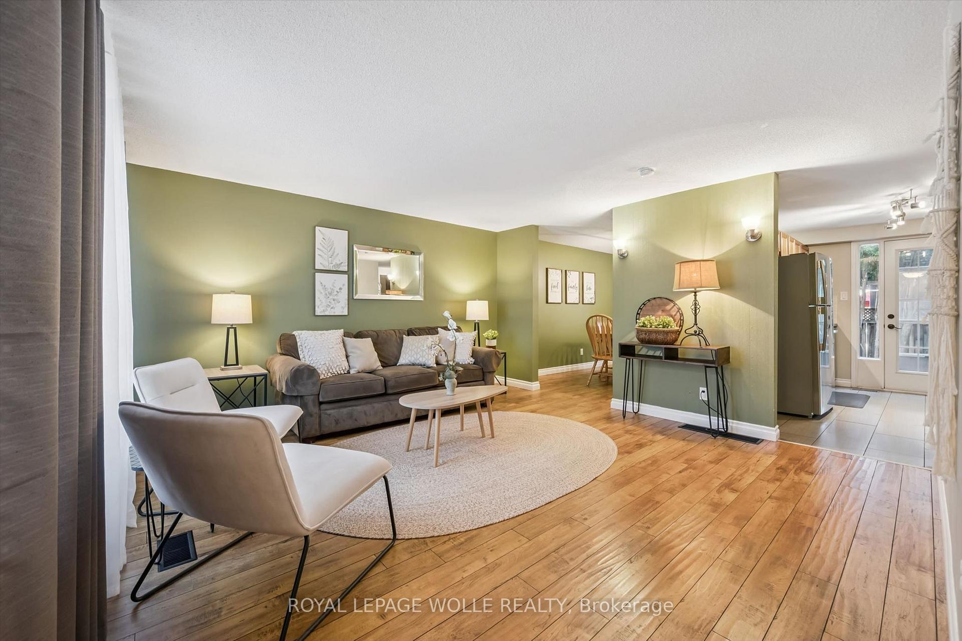 Photo 4 of 460 Parkview Crescent, Cambridge, Preston Heights — HOMEH
