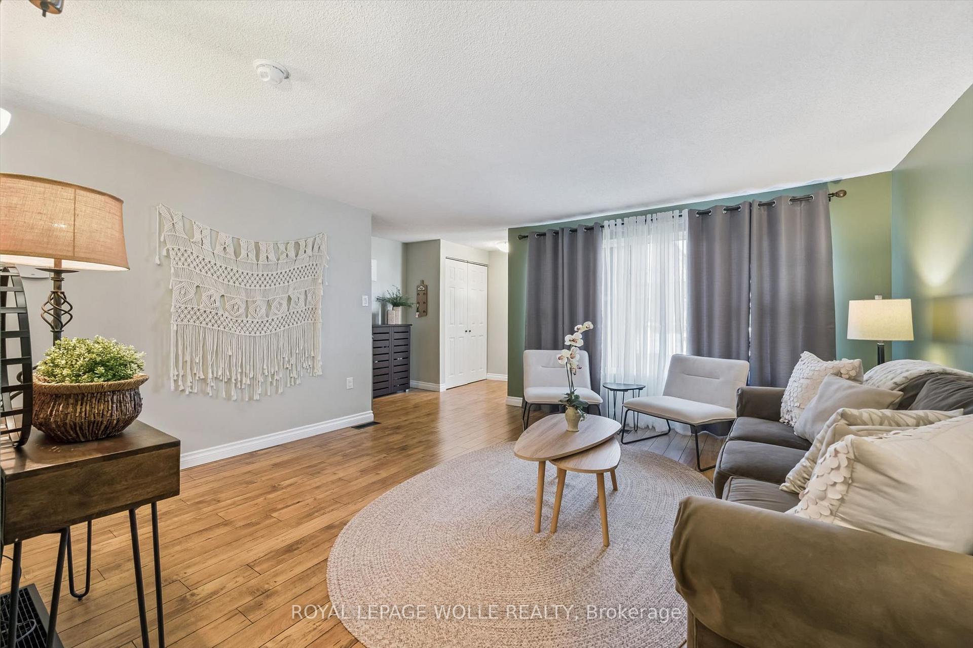 Photo 5 of 460 Parkview Crescent, Cambridge, Preston Heights — HOMEH