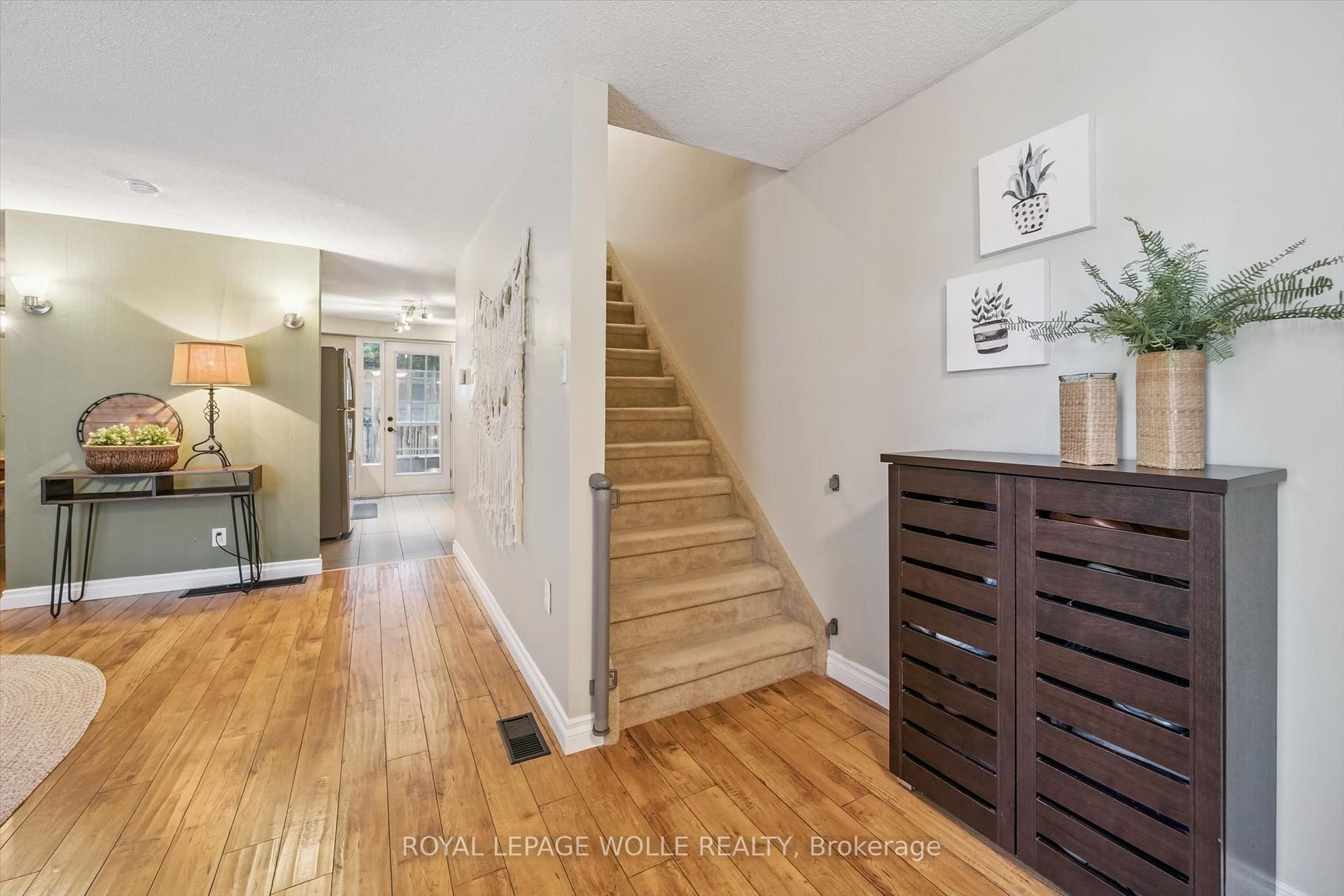 Photo 12 of 460 Parkview Crescent, Cambridge, Preston Heights — HOMEH
