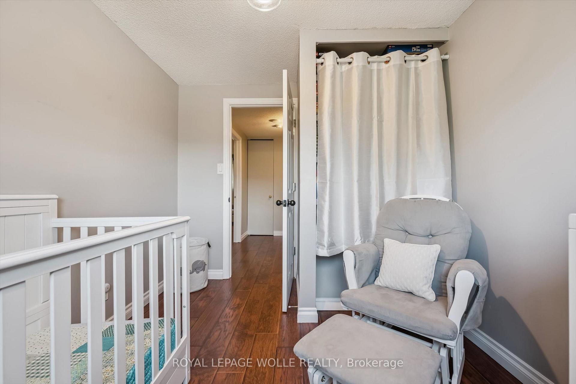 Photo 18 of 460 Parkview Crescent, Cambridge, Preston Heights — HOMEH