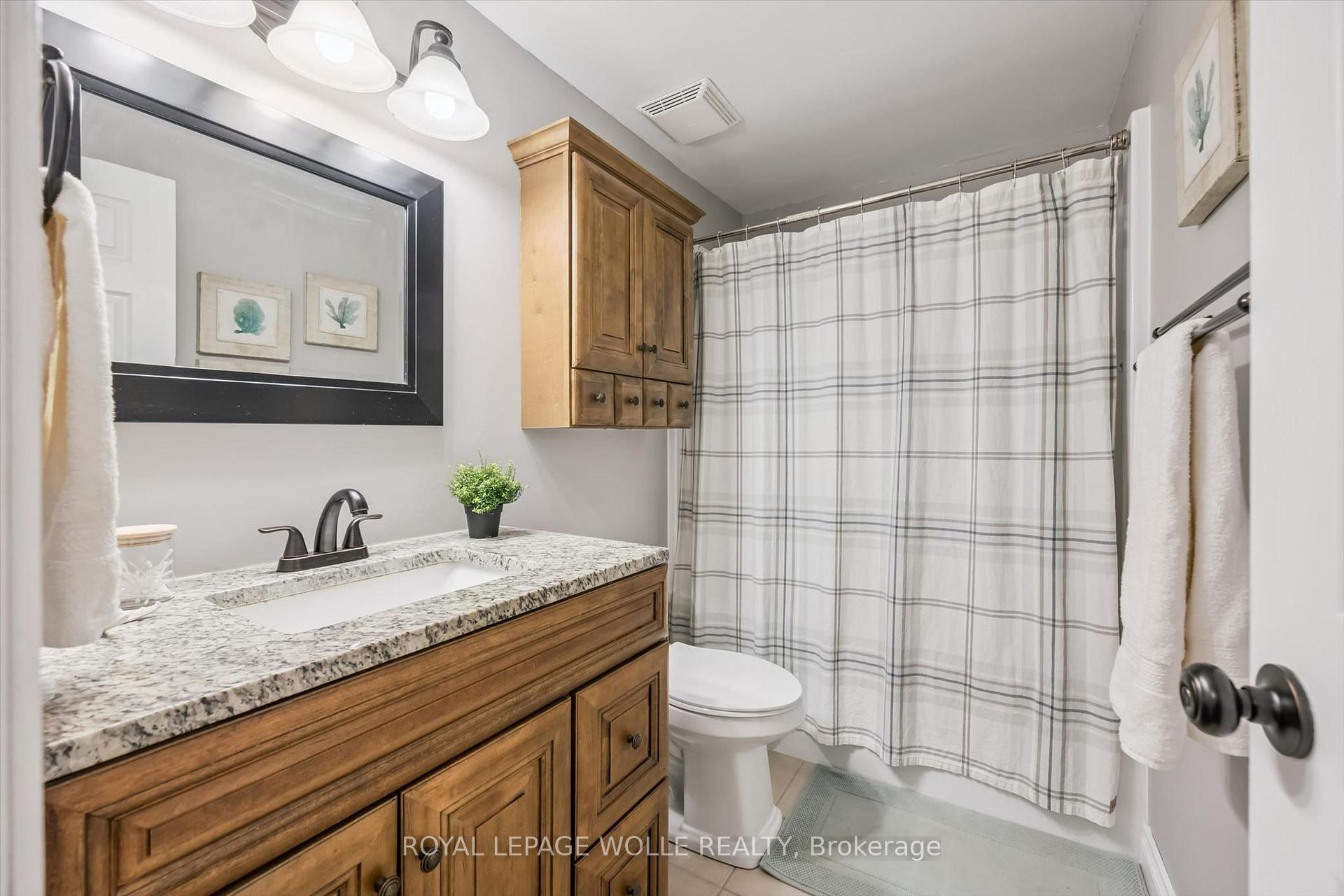 Photo 19 of 460 Parkview Crescent, Cambridge, Preston Heights — HOMEH