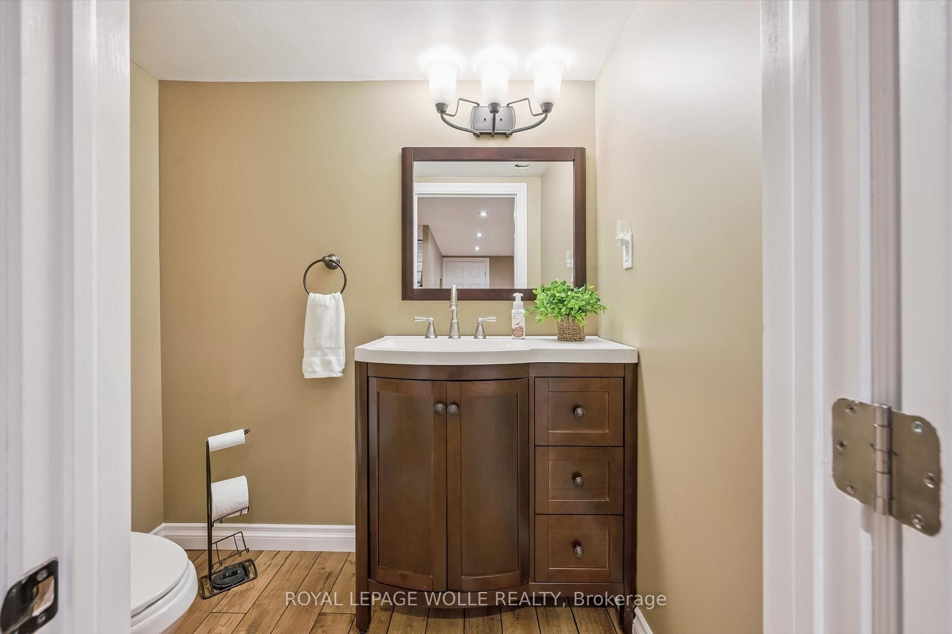 Photo 22 of 460 Parkview Crescent, Cambridge, Preston Heights — HOMEH