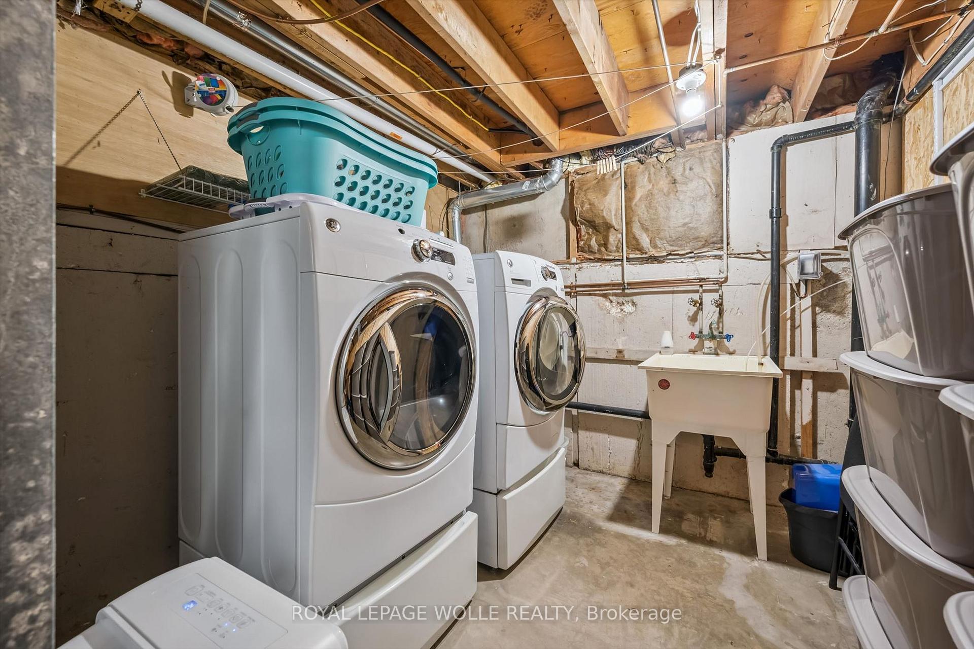 Photo 24 of 460 Parkview Crescent, Cambridge, Preston Heights — HOMEH