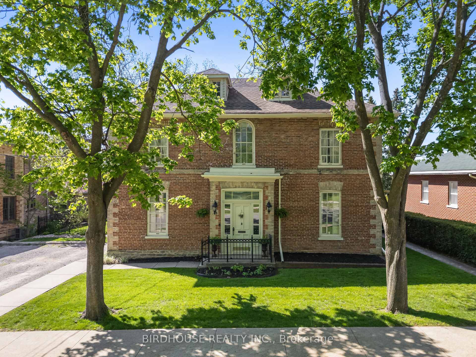 Photo 1 of 69 Bond Street W, Kawartha Lakes, Lindsay — HOMEH