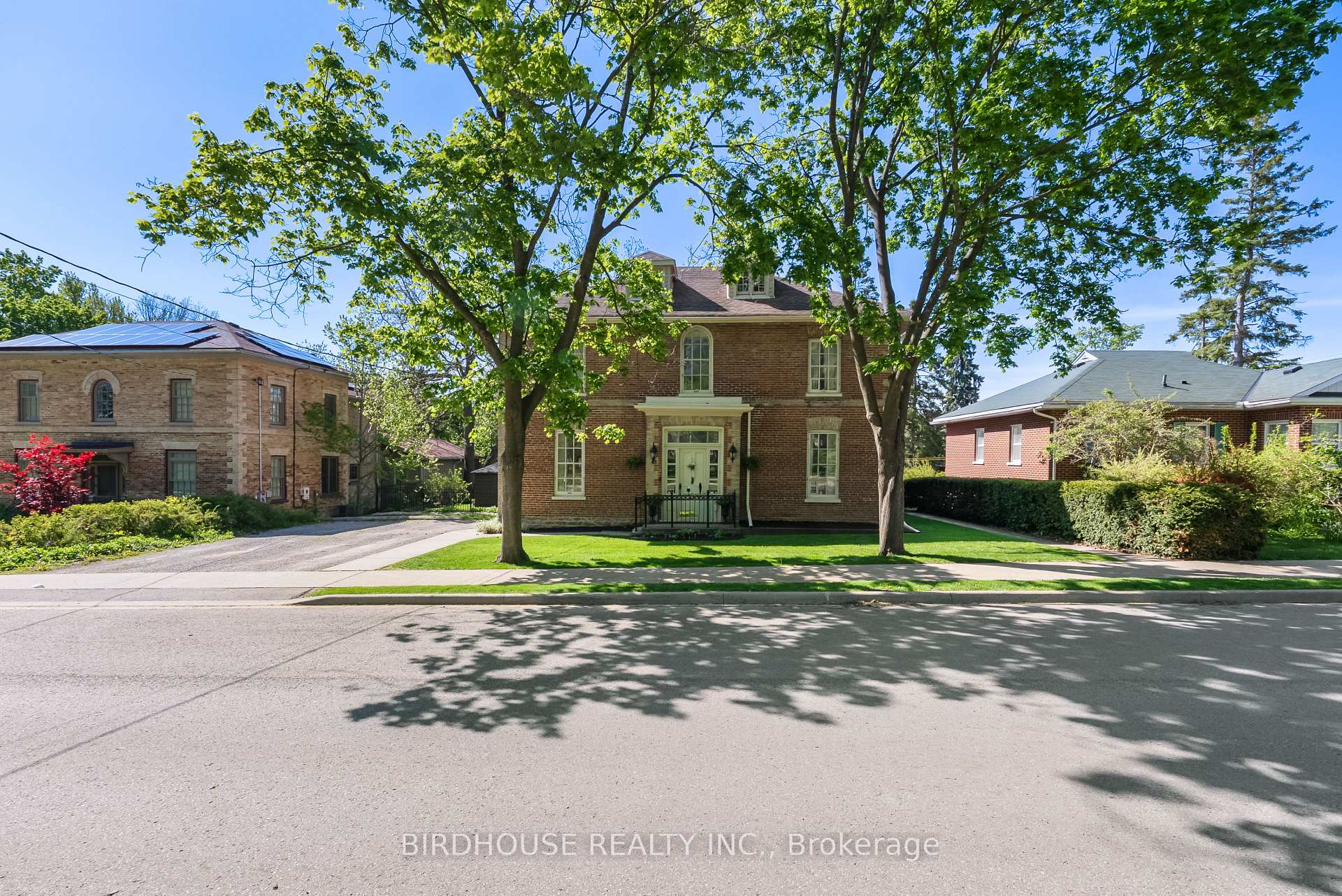 Photo 2 of 69 Bond Street W, Kawartha Lakes, Lindsay — HOMEH