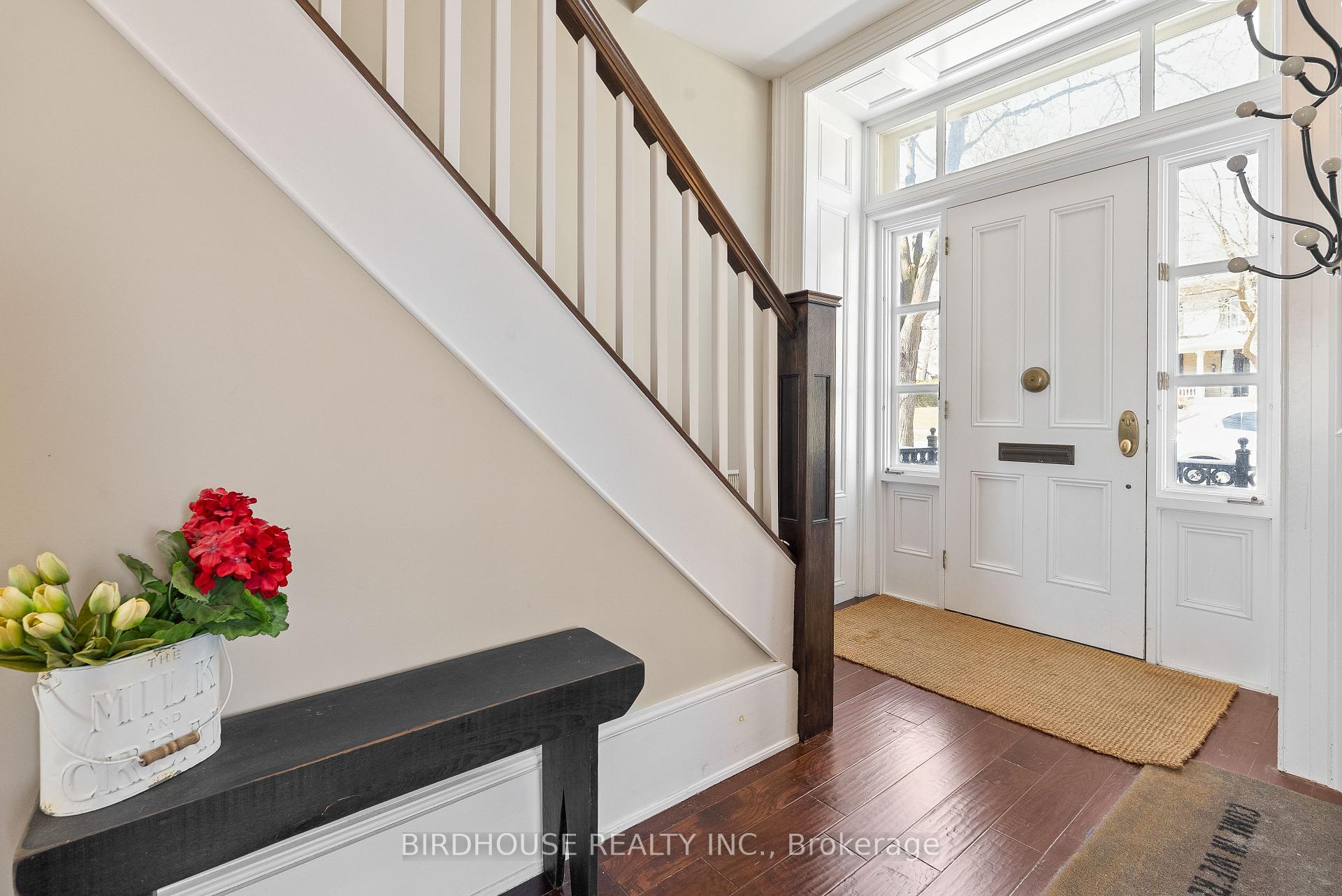 Photo 4 of 69 Bond Street W, Kawartha Lakes, Lindsay — HOMEH