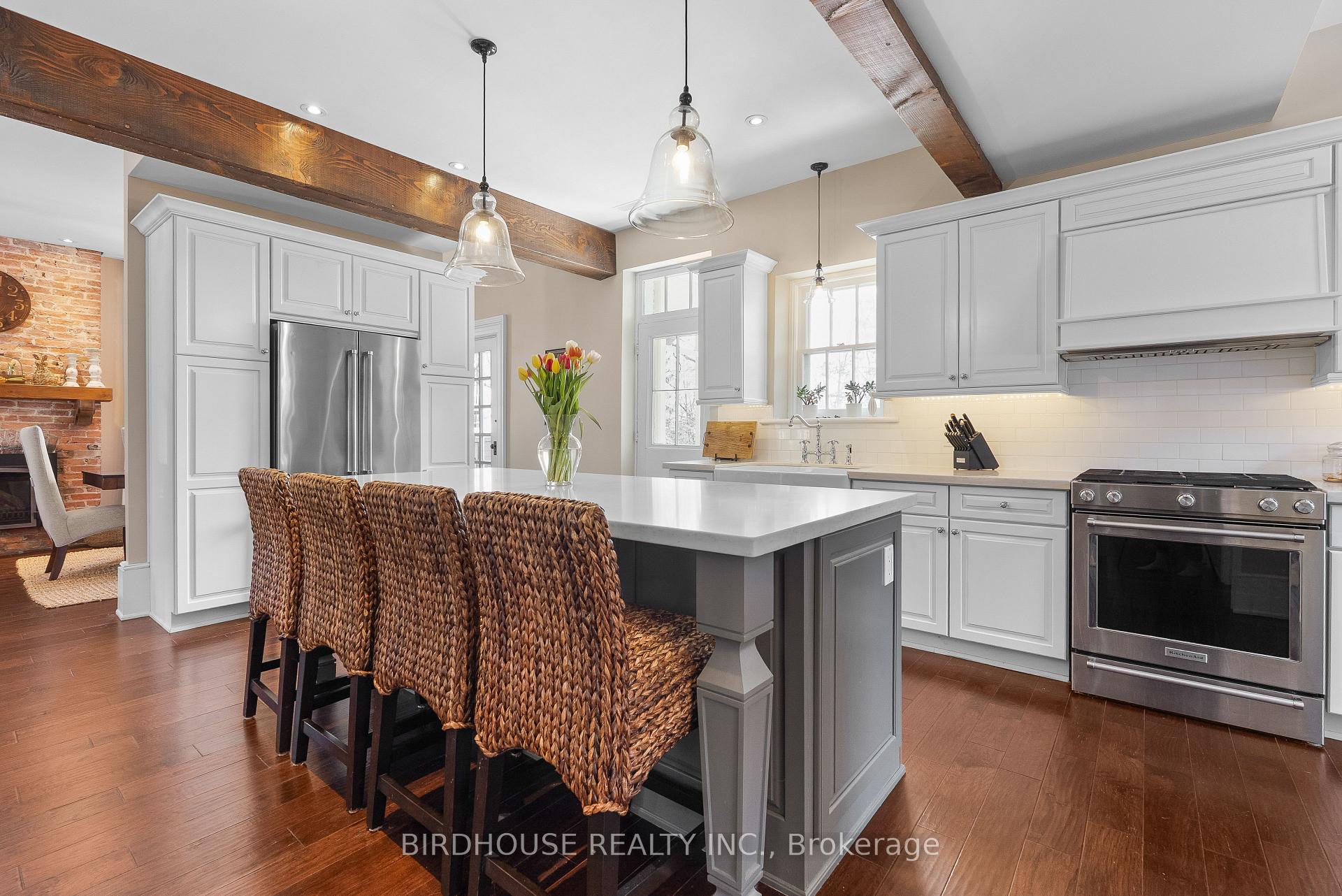 Photo 11 of 69 Bond Street W, Kawartha Lakes, Lindsay — HOMEH