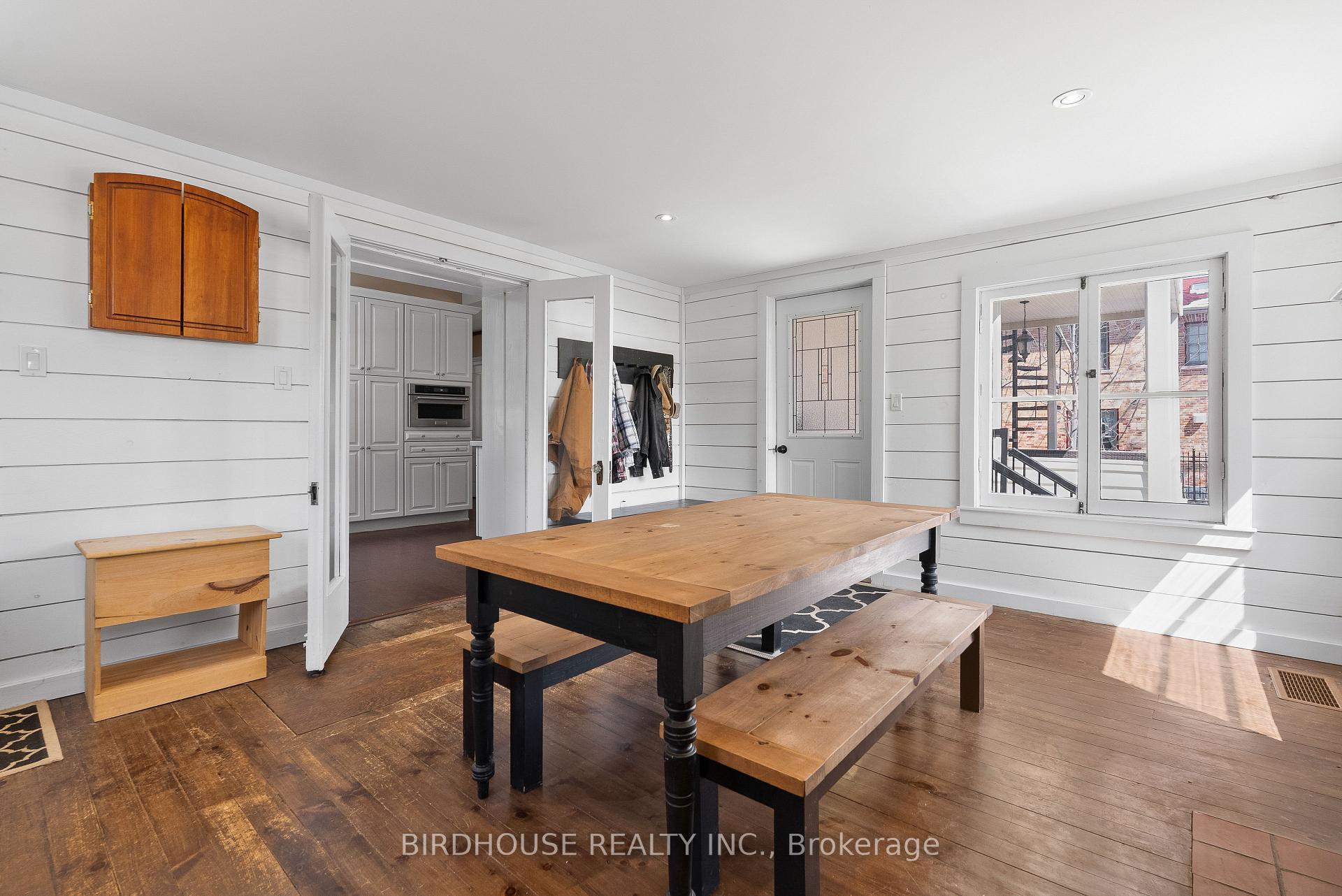 Photo 16 of 69 Bond Street W, Kawartha Lakes, Lindsay — HOMEH