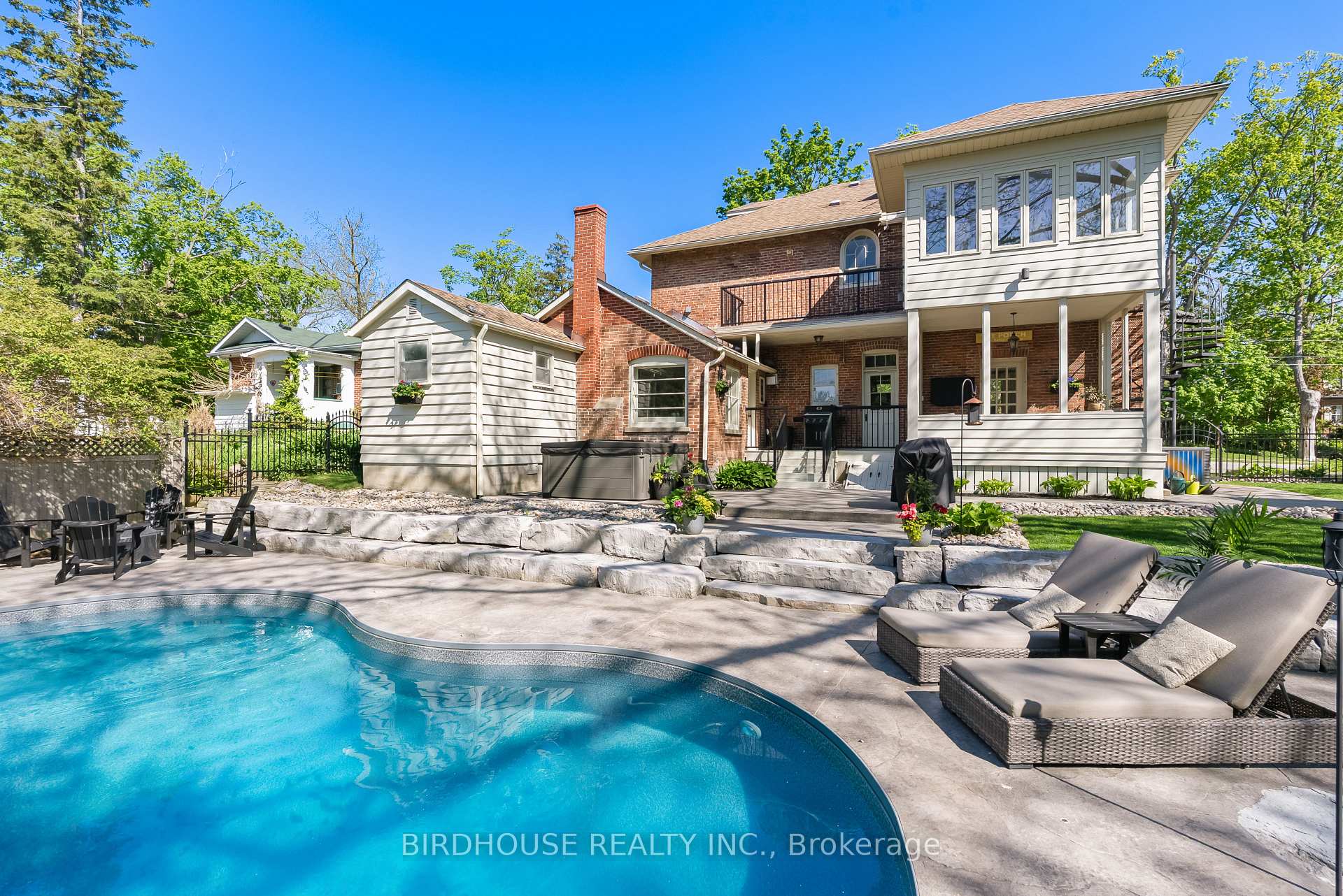 Photo 41 of 69 Bond Street W, Kawartha Lakes, Lindsay — HOMEH