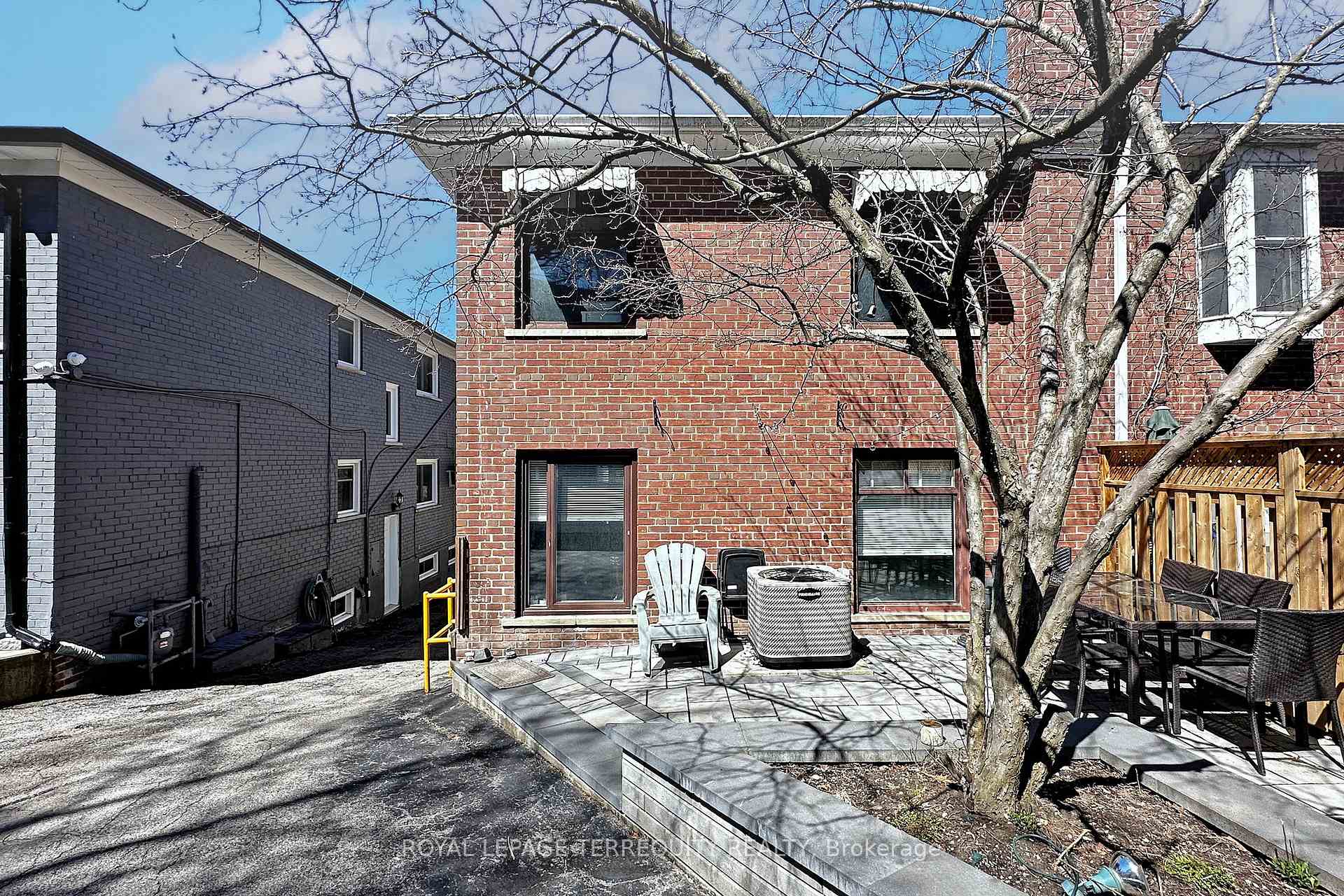 Photo 14 of 29 Love Crescent, Toronto, East End-Danforth — HOMEH