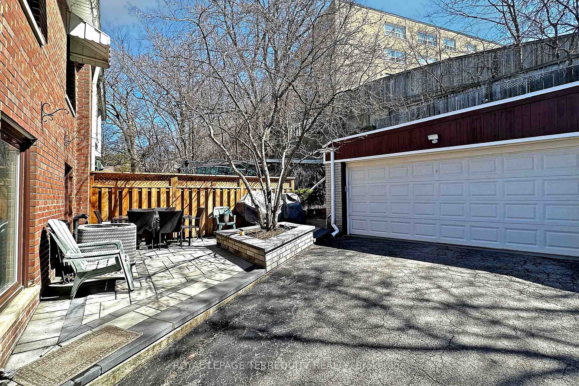 Photo 16 of 29 Love Crescent, Toronto, East End-Danforth — HOMEH