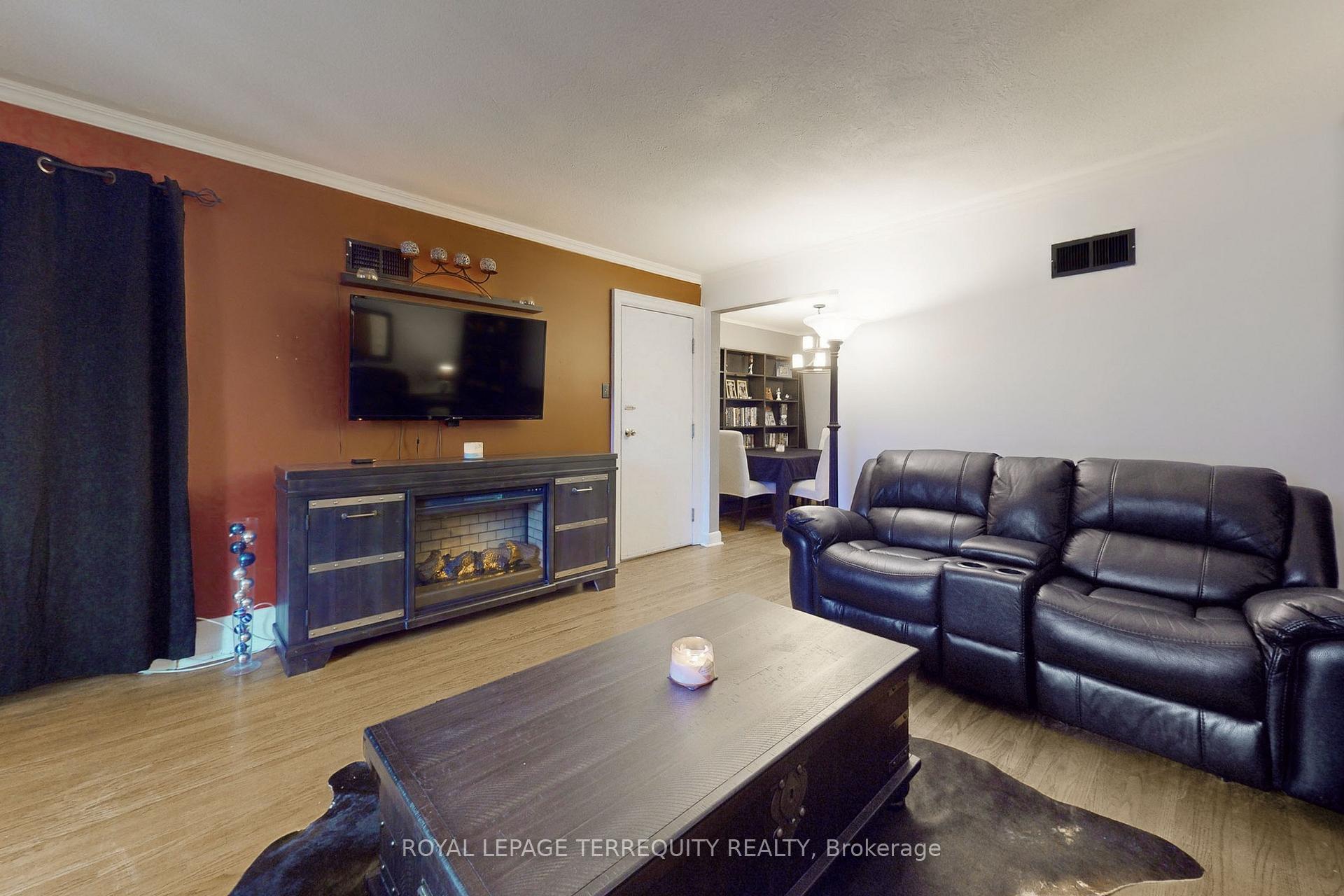 Photo 18 of 29 Love Crescent, Toronto, East End-Danforth — HOMEH