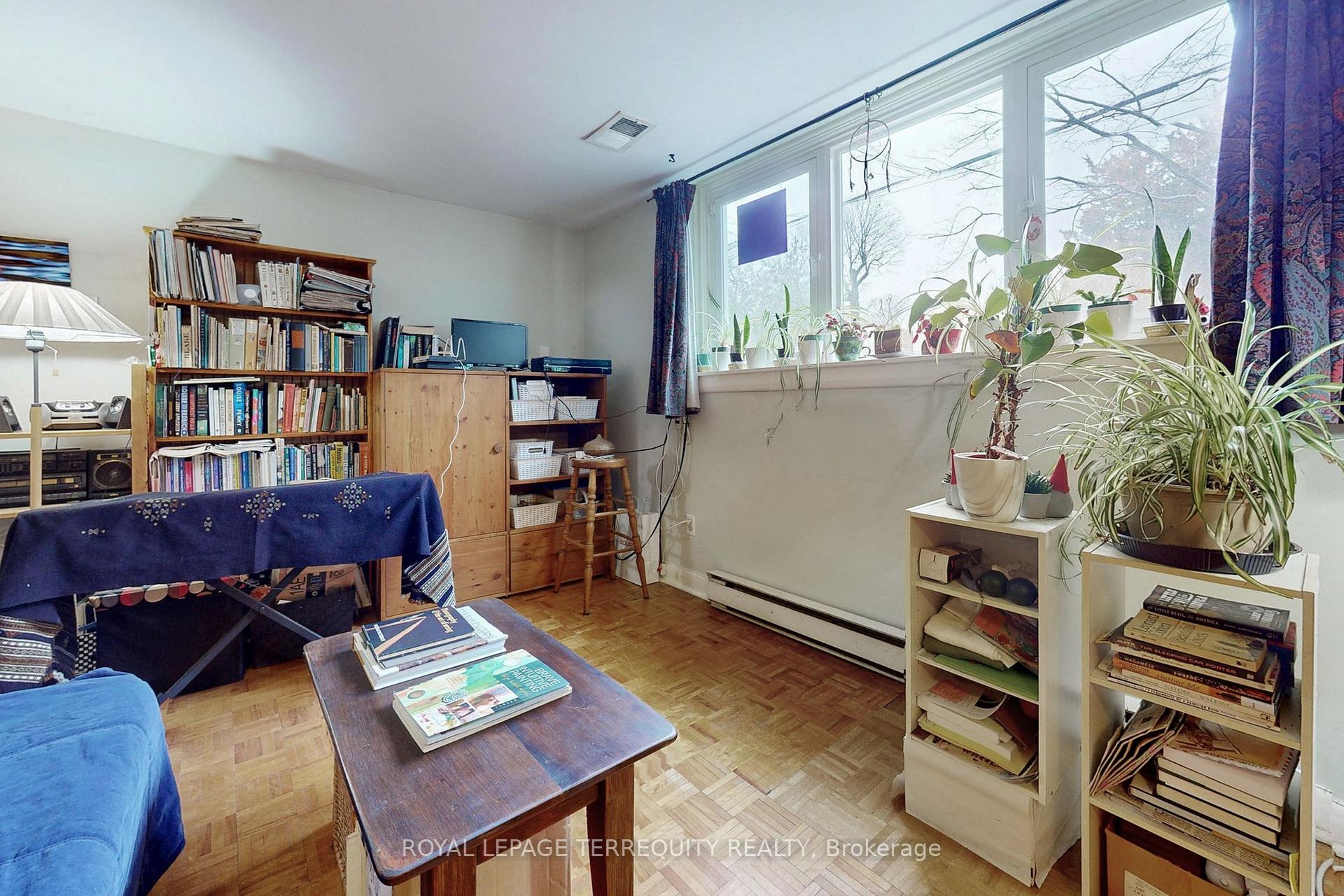 Photo 35 of 29 Love Crescent, Toronto, East End-Danforth — HOMEH
