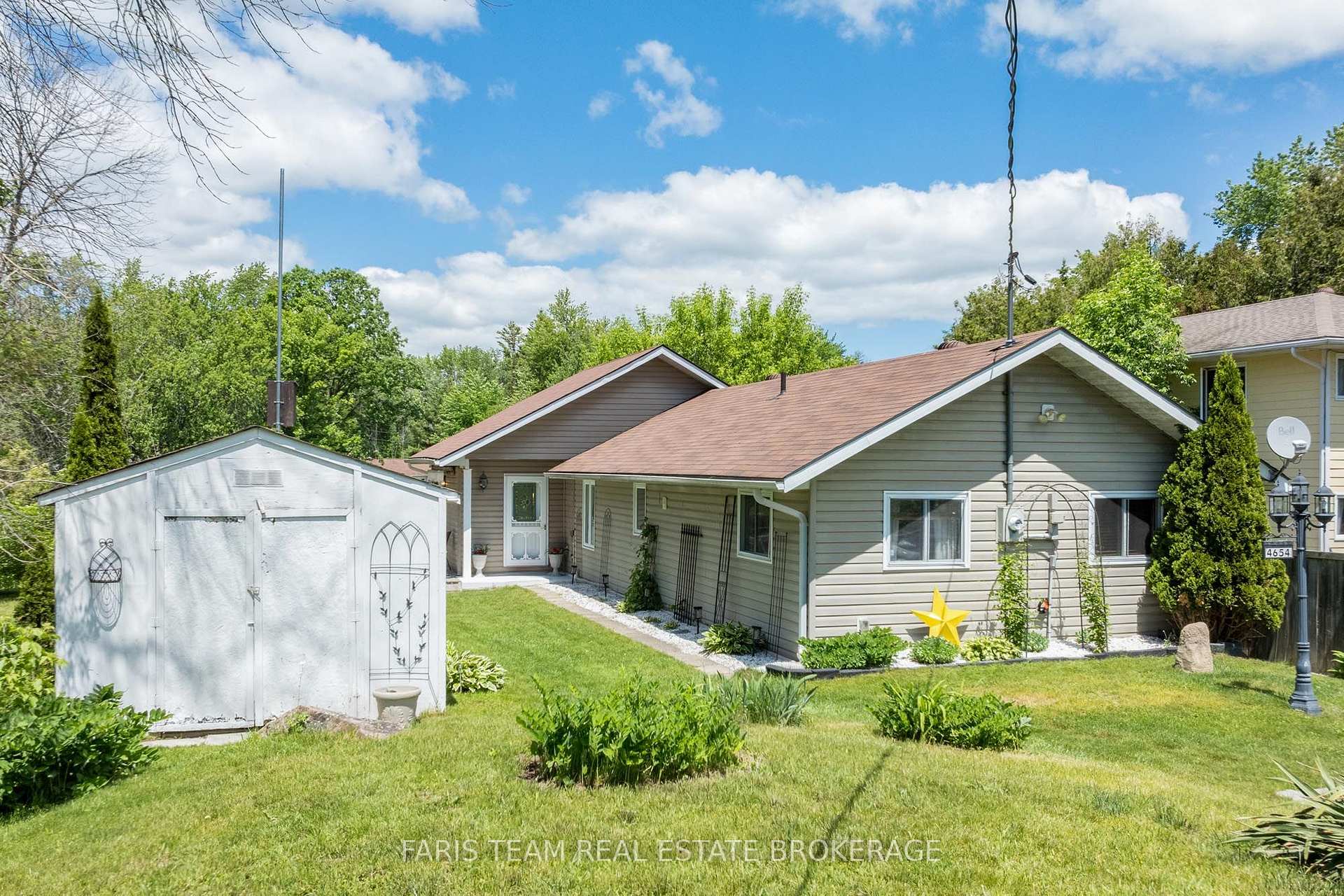 Photo 2 of 4654 Iron Bridge Lane, Severn, Washago — HOMEH
