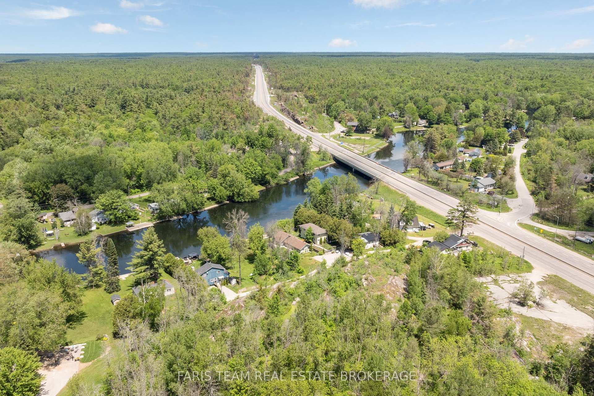 Photo 32 of 4654 Iron Bridge Lane, Severn, Washago — HOMEH