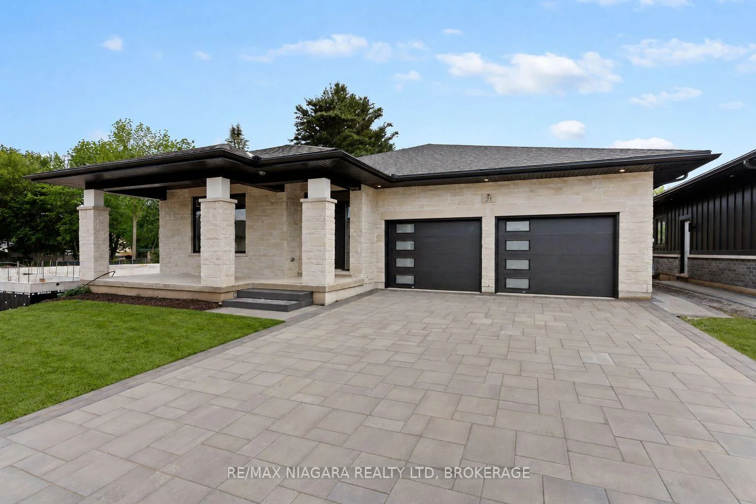Photo 3 of 21 Accursi Crescent, Pelham, Fonthill — HOMEH