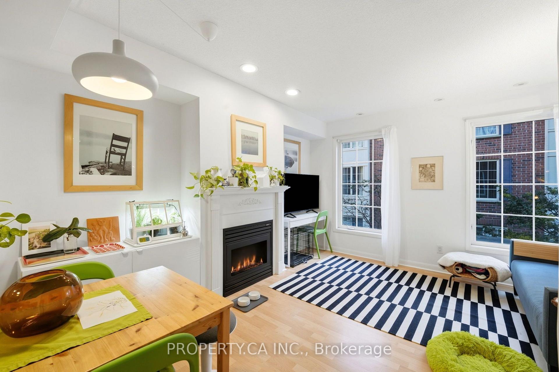 Photo 6 of Unit 118, 3 Everson Drive, North York, Willowdale East — HOMEH