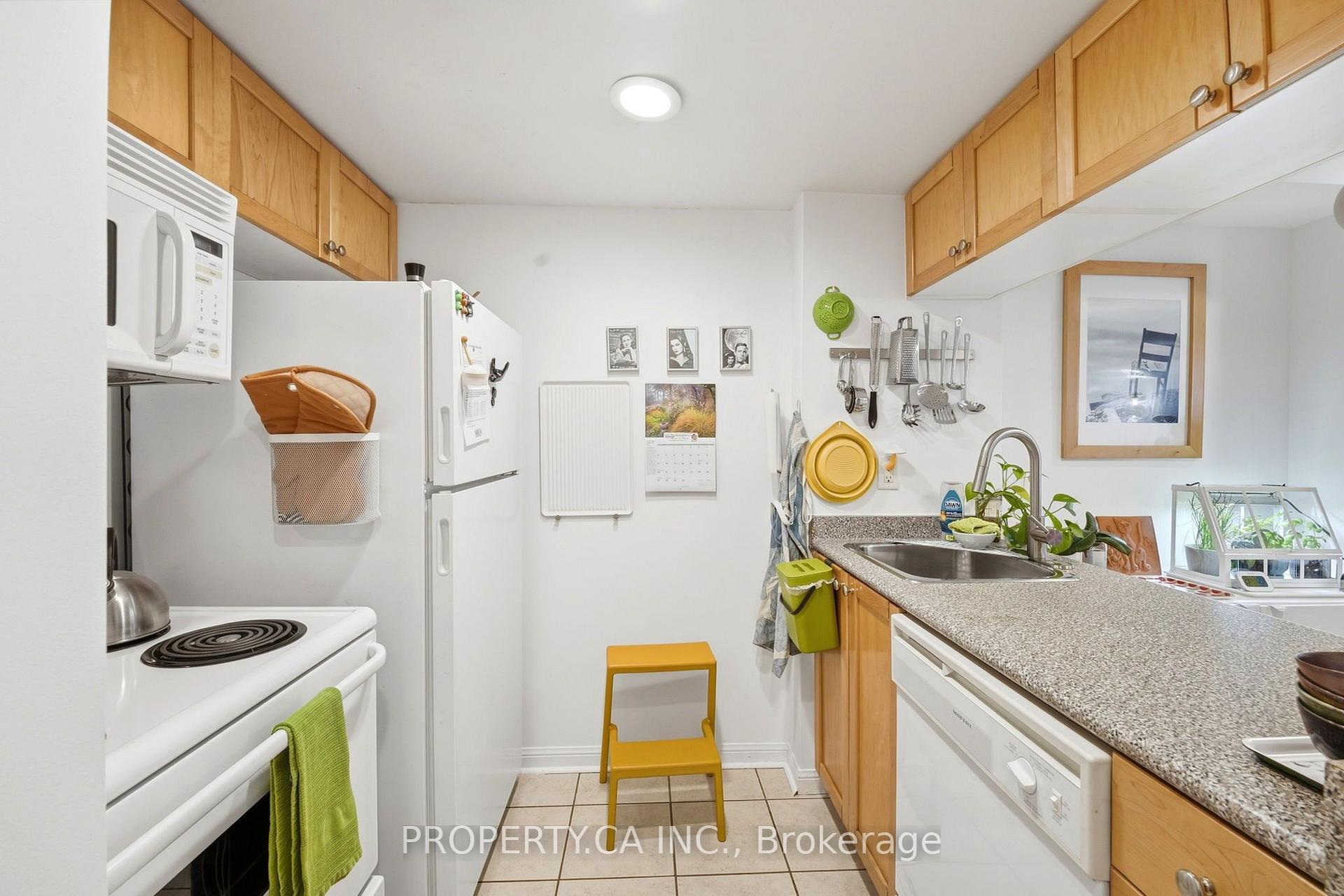 Photo 10 of Unit 118, 3 Everson Drive, North York, Willowdale East — HOMEH
