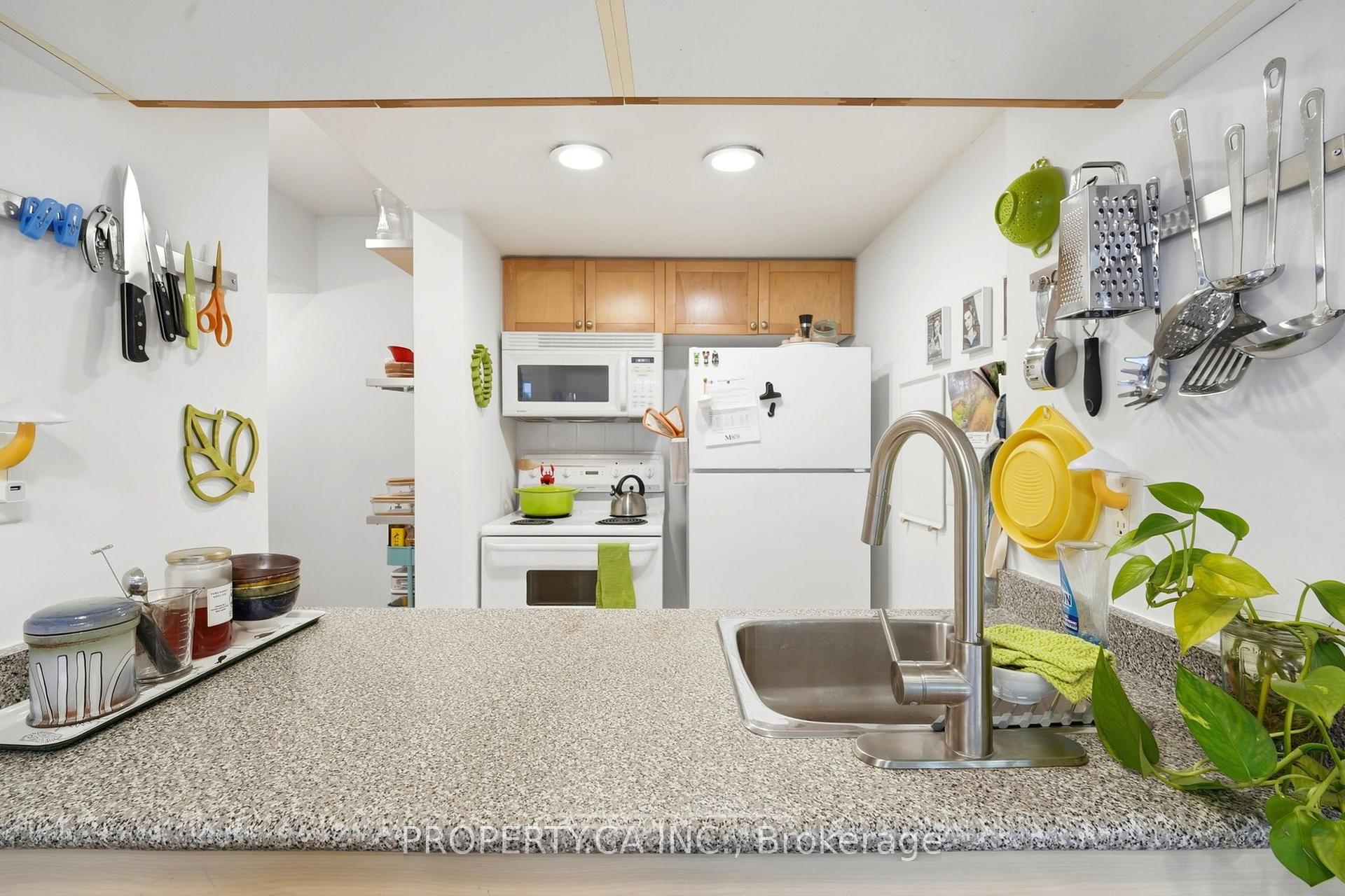 Photo 13 of Unit 118, 3 Everson Drive, North York, Willowdale East — HOMEH