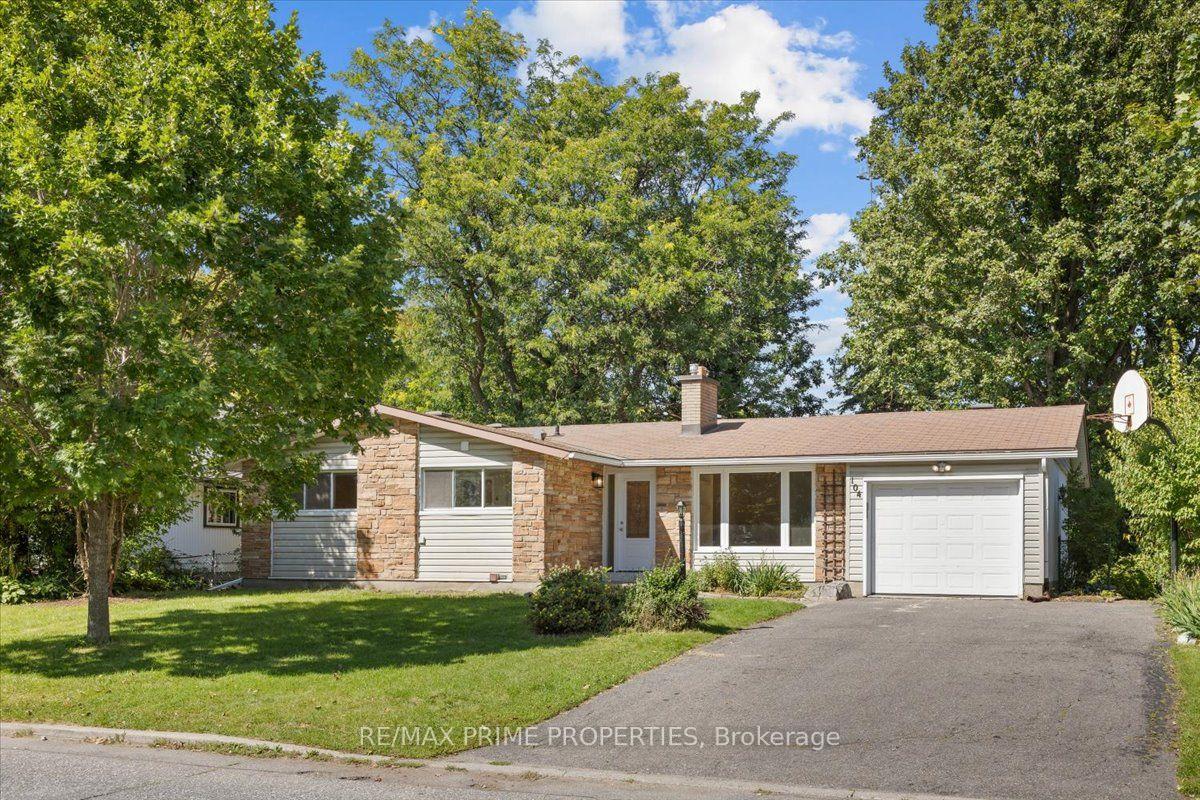 Photo 2 of 104 Queensline Drive, Ottawa, Bruce Farm/Graham Park/Qualicum/Bellands — HOMEH