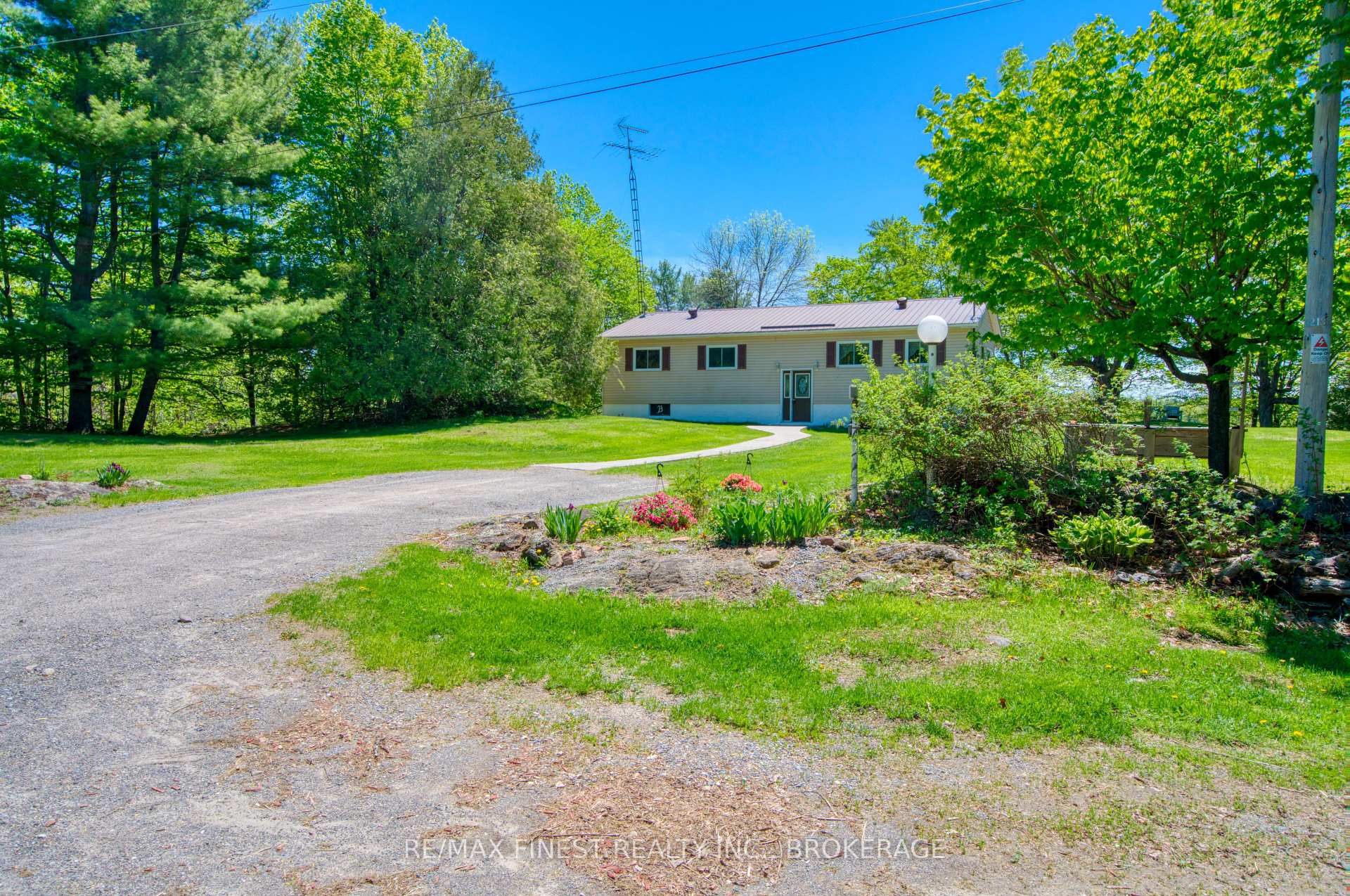 Photo 4 of 1182 Clement Road, Frontenac, Frontenac Centre — HOMEH