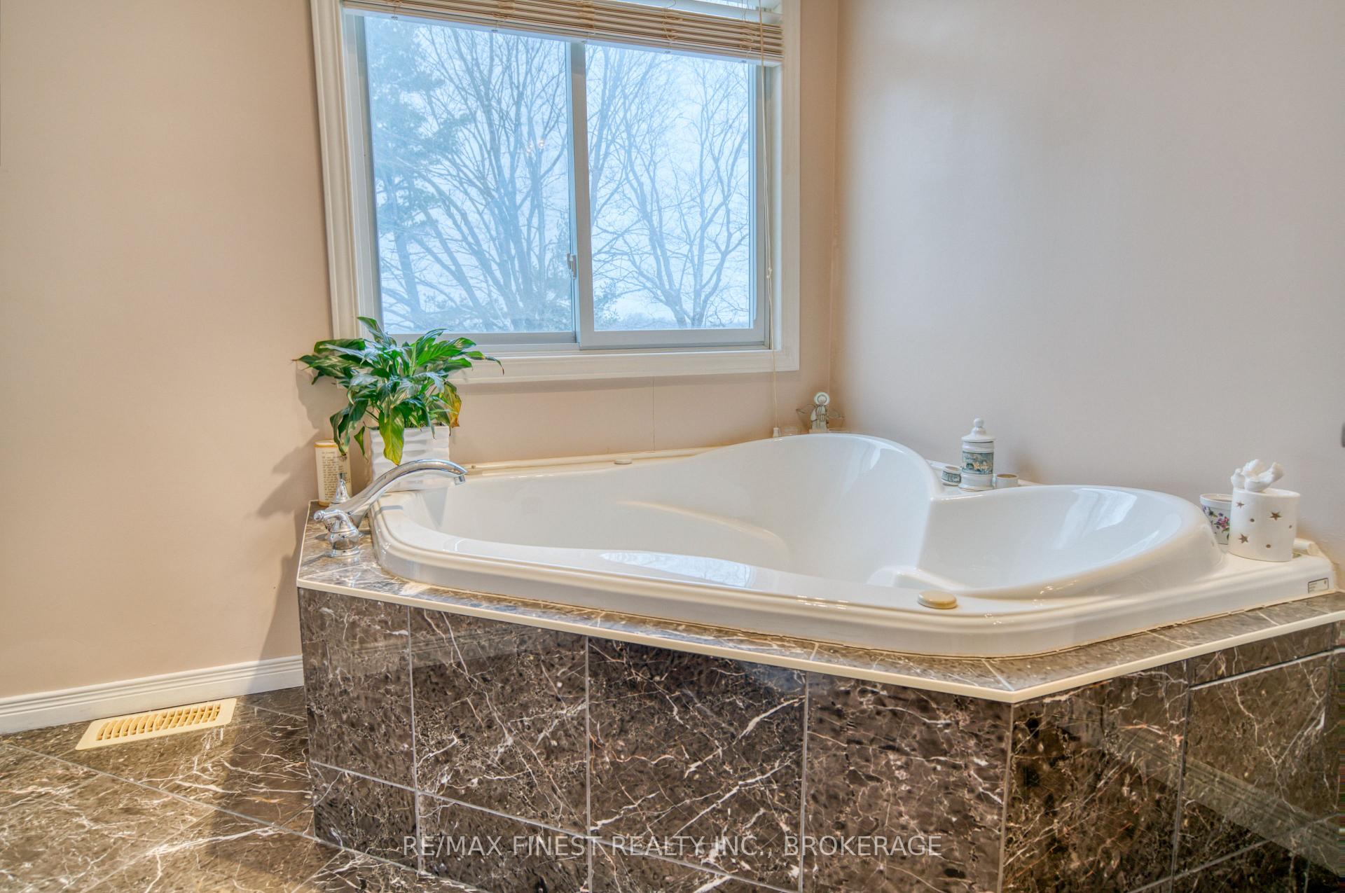 Photo 23 of 1182 Clement Road, Frontenac, Frontenac Centre — HOMEH