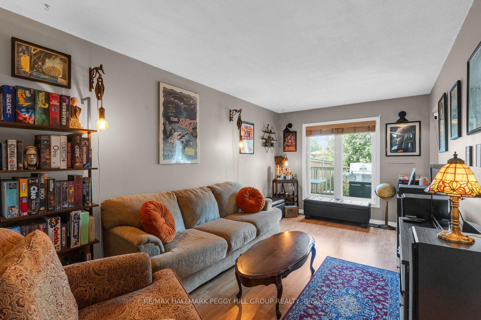 Photo 5 of 47 Kipling Place, Barrie, Letitia Heights — HOMEH