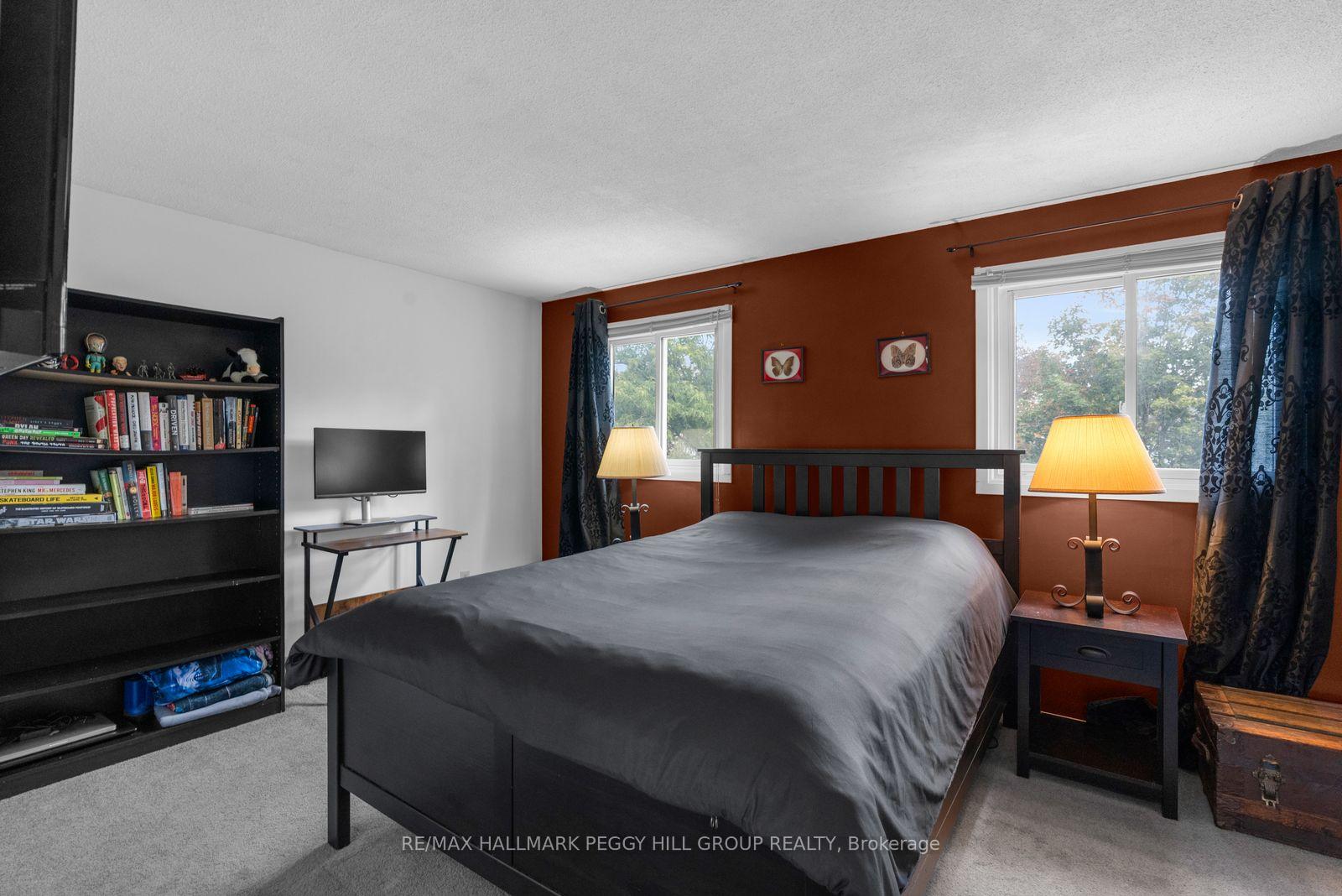 Photo 8 of 47 Kipling Place, Barrie, Letitia Heights — HOMEH