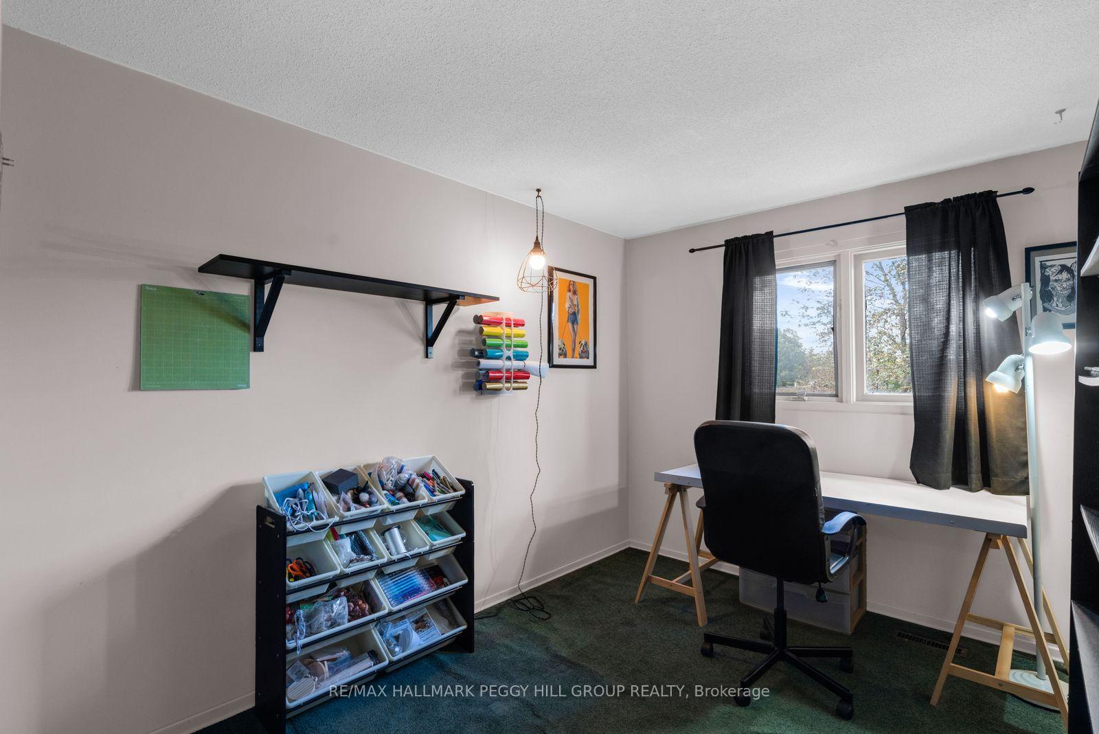 Photo 10 of 47 Kipling Place, Barrie, Letitia Heights — HOMEH