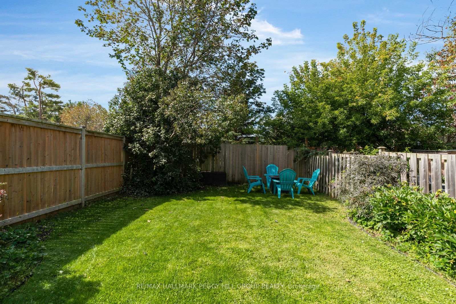 Photo 13 of 47 Kipling Place, Barrie, Letitia Heights — HOMEH