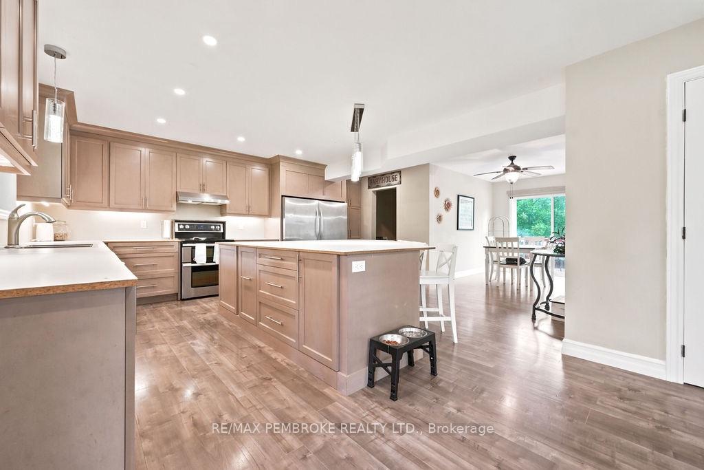 Photo 6 of 407 Latimer Road, North Grenville, North Grenville Twp (Kemptville East) — HOMEH