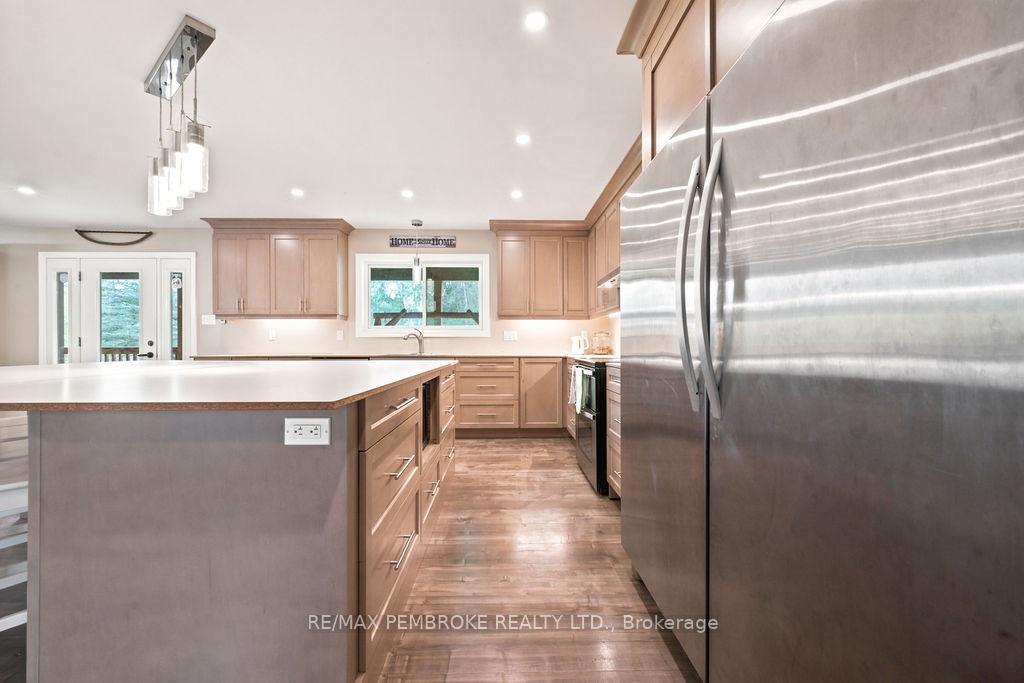 Photo 9 of 407 Latimer Road, North Grenville, North Grenville Twp (Kemptville East) — HOMEH