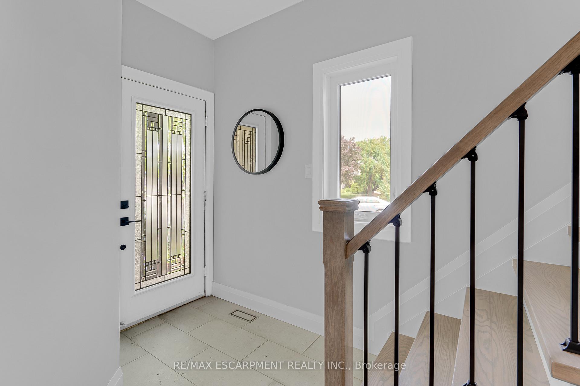 Photo 4 of 4014 Jarvis Crescent, Burlington, Rose — HOMEH