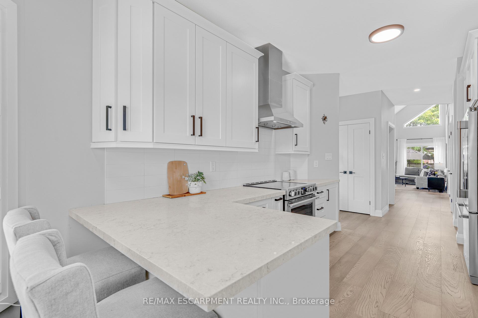 Photo 8 of 4014 Jarvis Crescent, Burlington, Rose — HOMEH