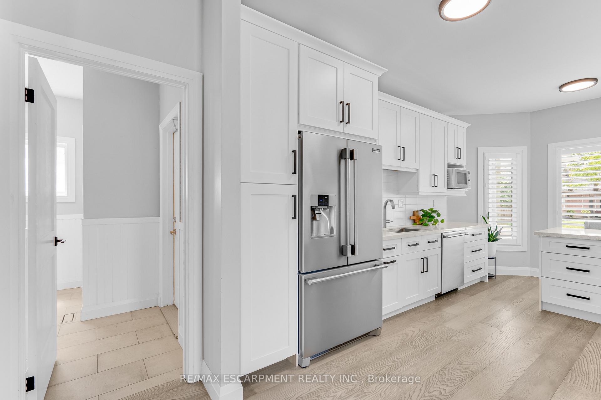 Photo 9 of 4014 Jarvis Crescent, Burlington, Rose — HOMEH