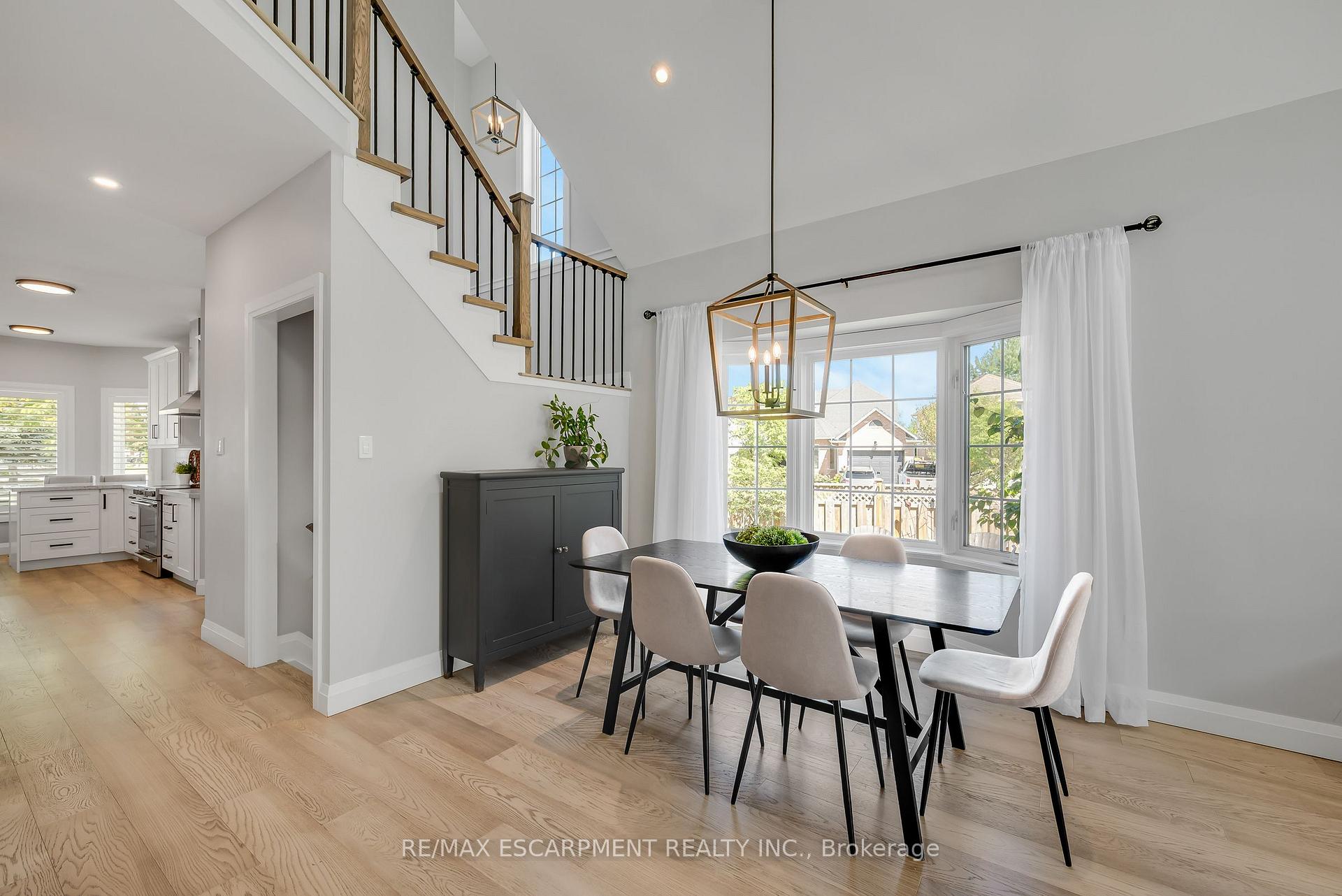 Photo 11 of 4014 Jarvis Crescent, Burlington, Rose — HOMEH
