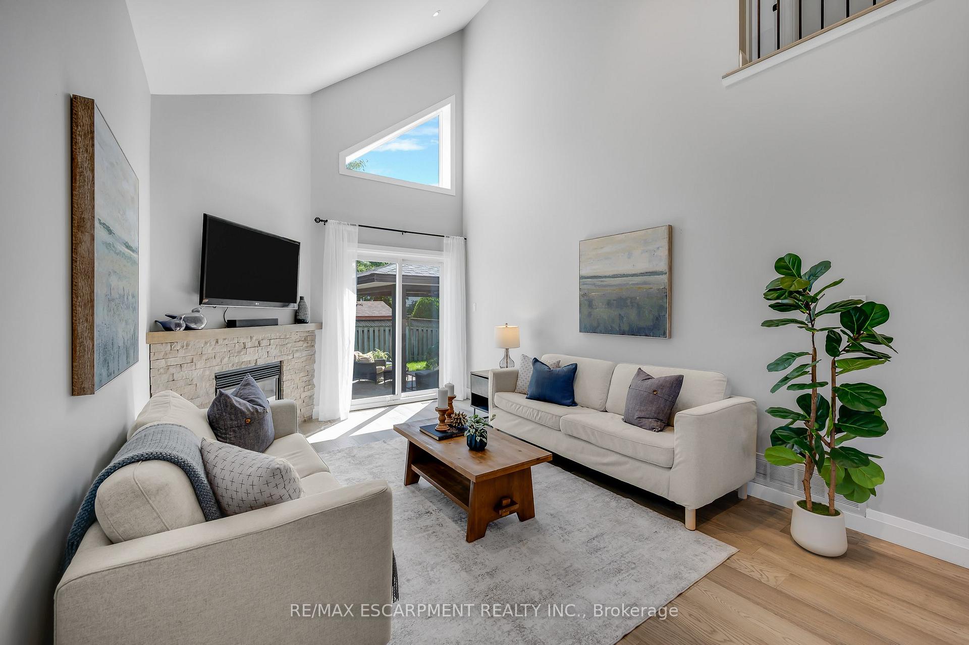 Photo 15 of 4014 Jarvis Crescent, Burlington, Rose — HOMEH