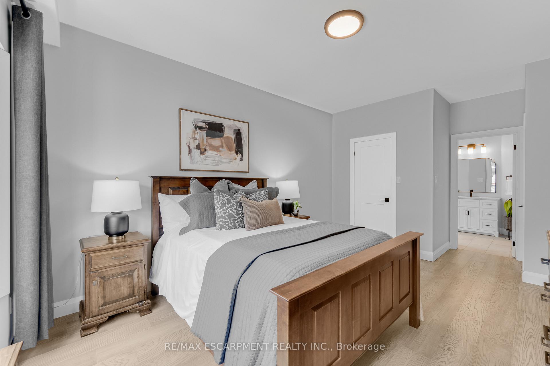 Photo 17 of 4014 Jarvis Crescent, Burlington, Rose — HOMEH