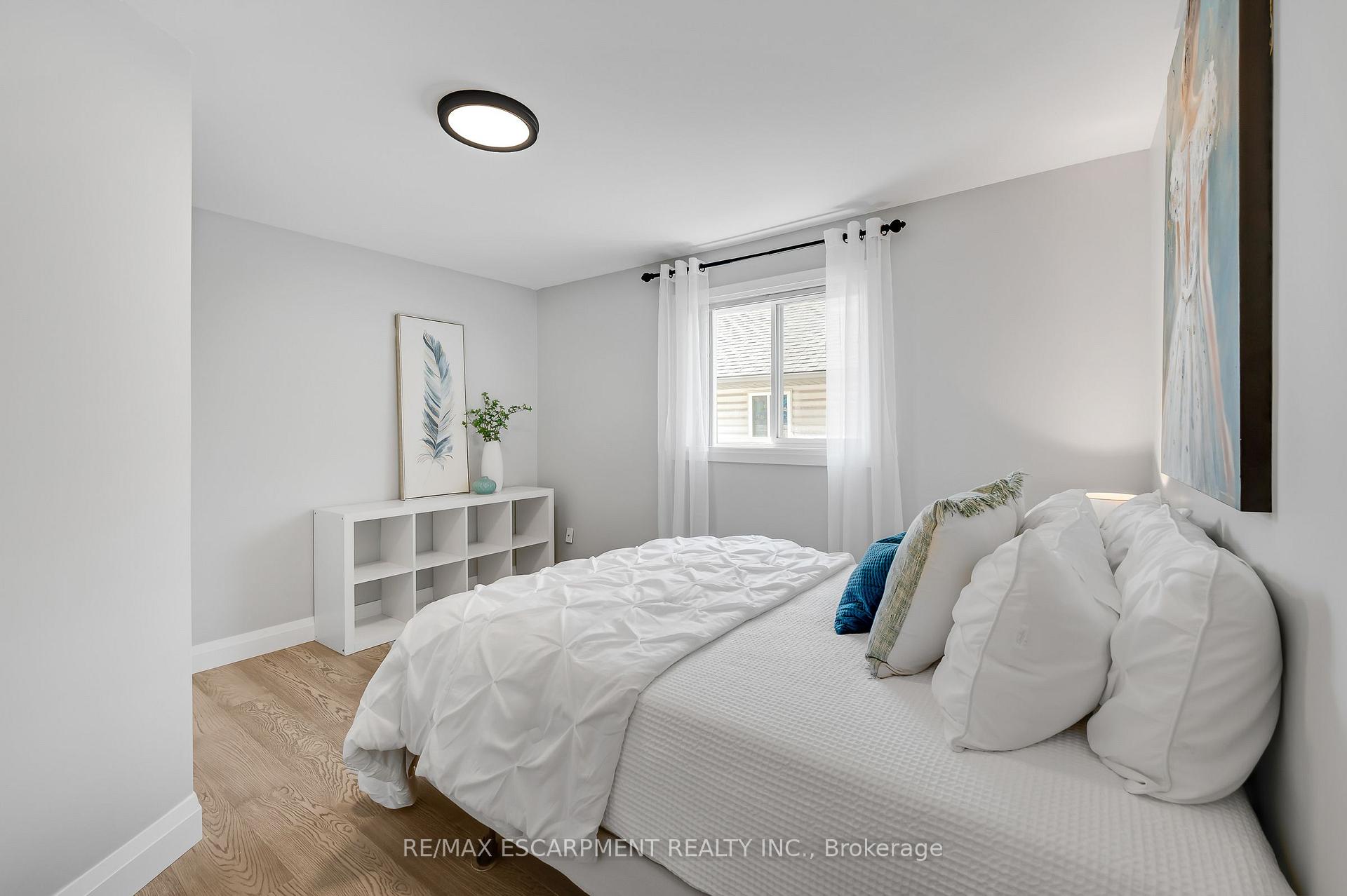 Photo 24 of 4014 Jarvis Crescent, Burlington, Rose — HOMEH
