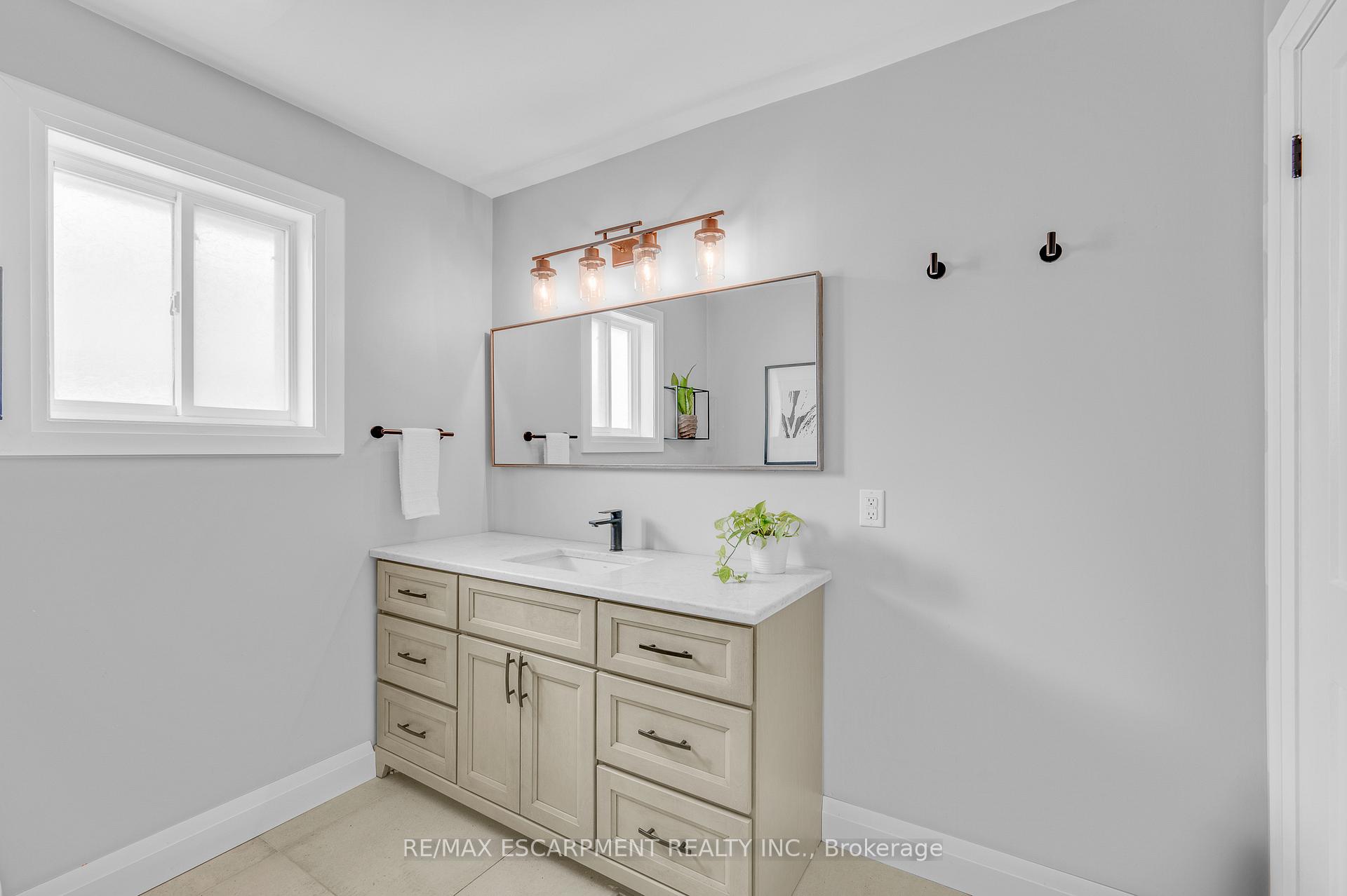 Photo 26 of 4014 Jarvis Crescent, Burlington, Rose — HOMEH