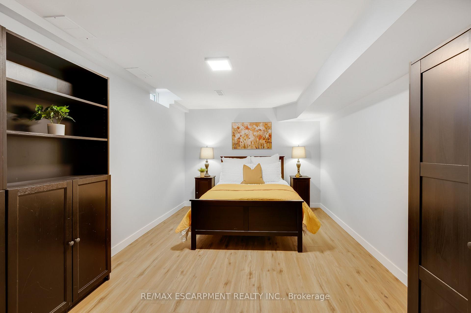 Photo 32 of 4014 Jarvis Crescent, Burlington, Rose — HOMEH