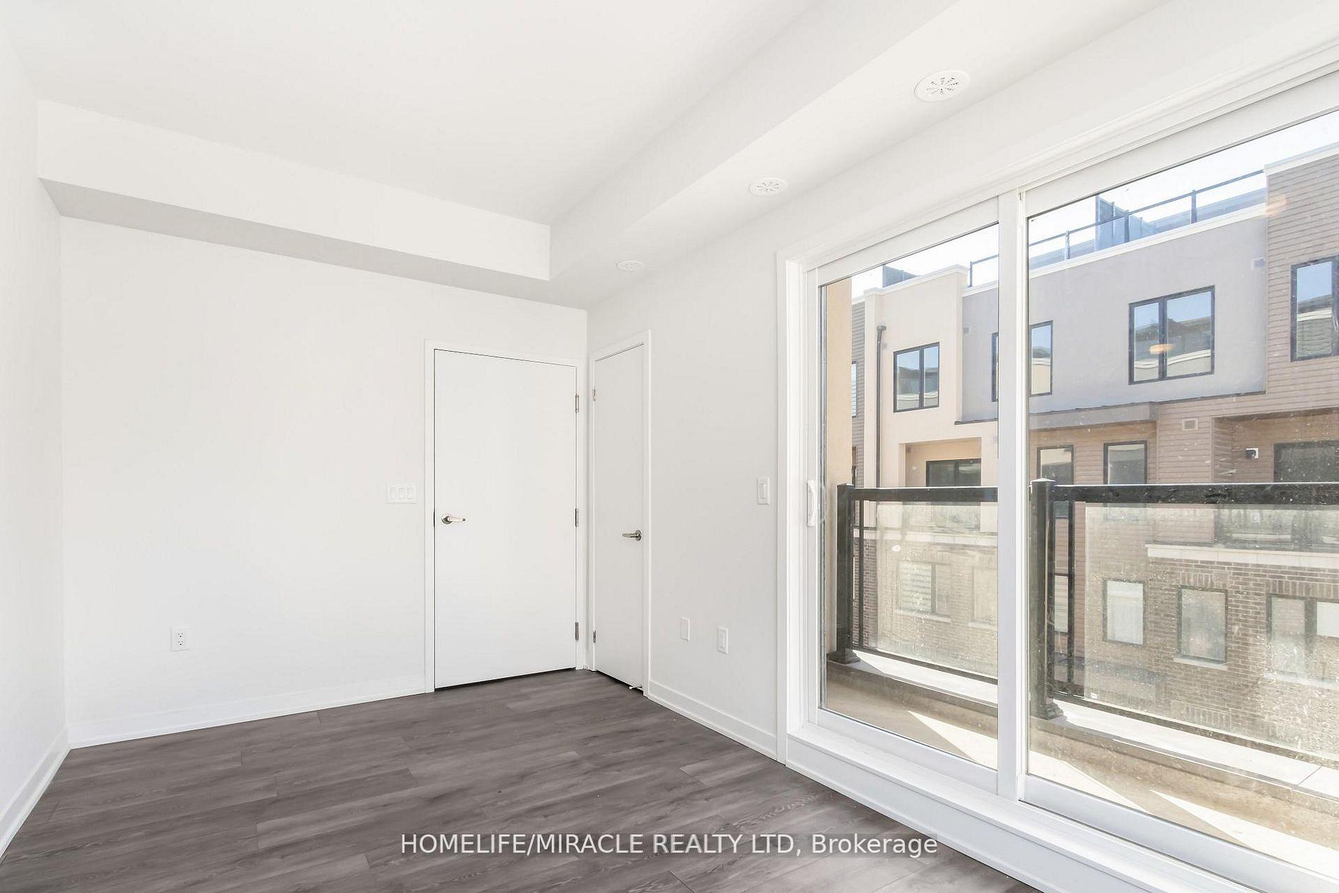 Photo 6 of Unit 16, 3415 Ridgeway Drive, Mississauga, Erin Mills — HOMEH