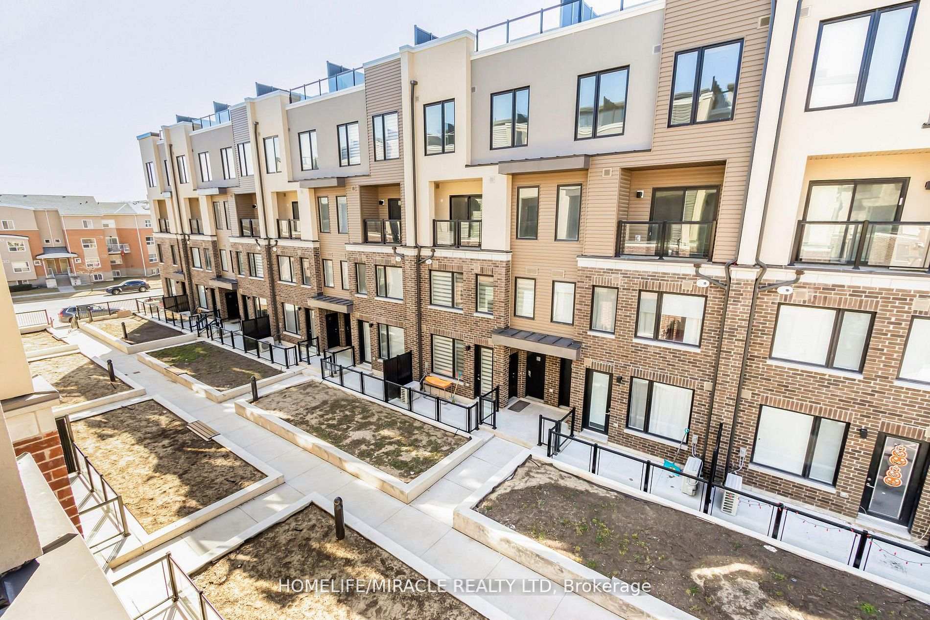 Photo 11 of Unit 16, 3415 Ridgeway Drive, Mississauga, Erin Mills — HOMEH
