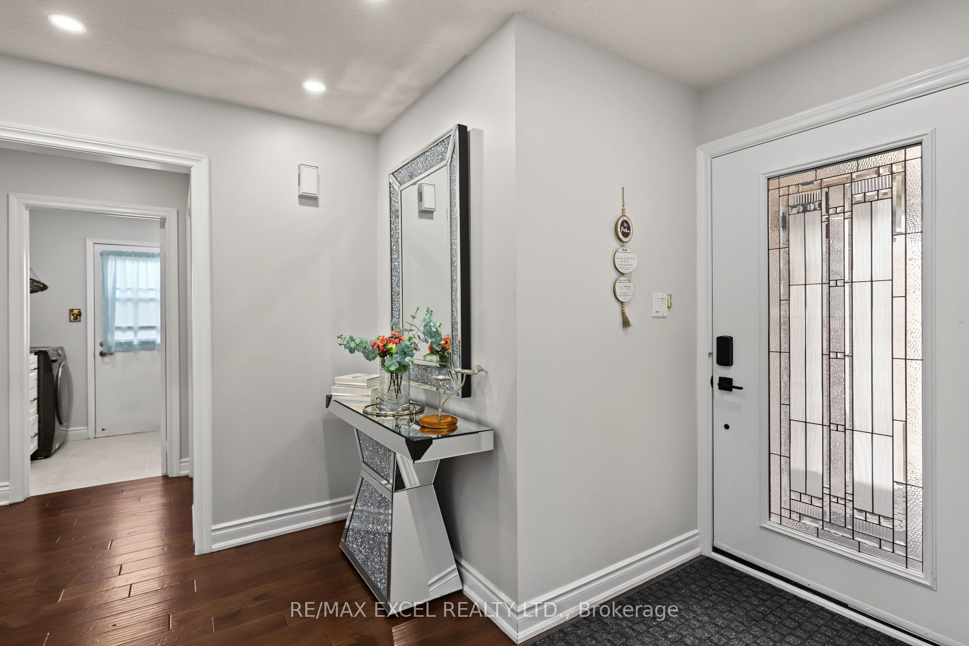 Photo 3 of 22 Horseshoe Drive, Whitby, Blue Grass Meadows — HOMEH