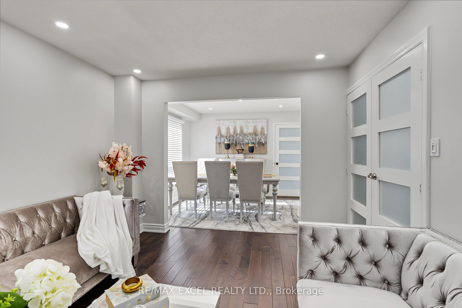 Photo 8 of 22 Horseshoe Drive, Whitby, Blue Grass Meadows — HOMEH