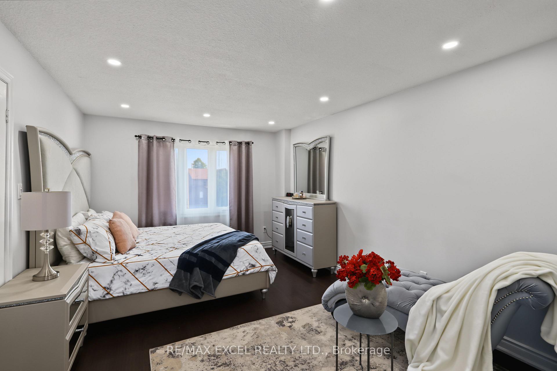 Photo 21 of 22 Horseshoe Drive, Whitby, Blue Grass Meadows — HOMEH
